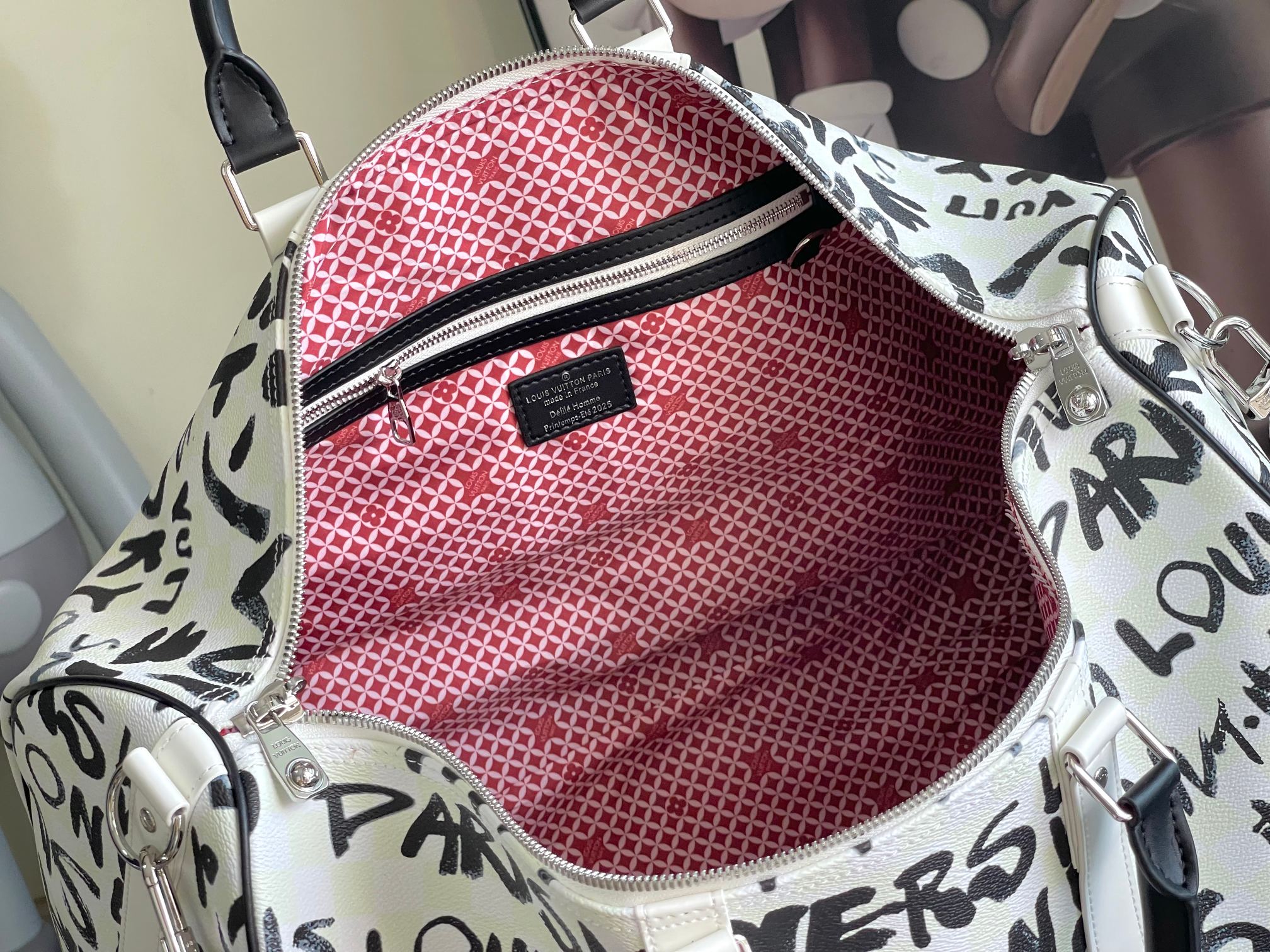 [TOP] Louis Vuitton LV  Keepall Bandoulière 50  Bag 50x29 x23cm - White