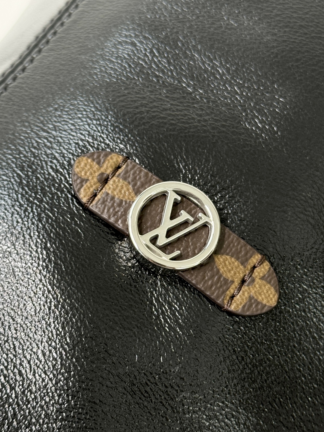 [TOP] Louis Vuitton LV OFF DUTY VIBE Bag 33✖️24✖️11.5cm - Black