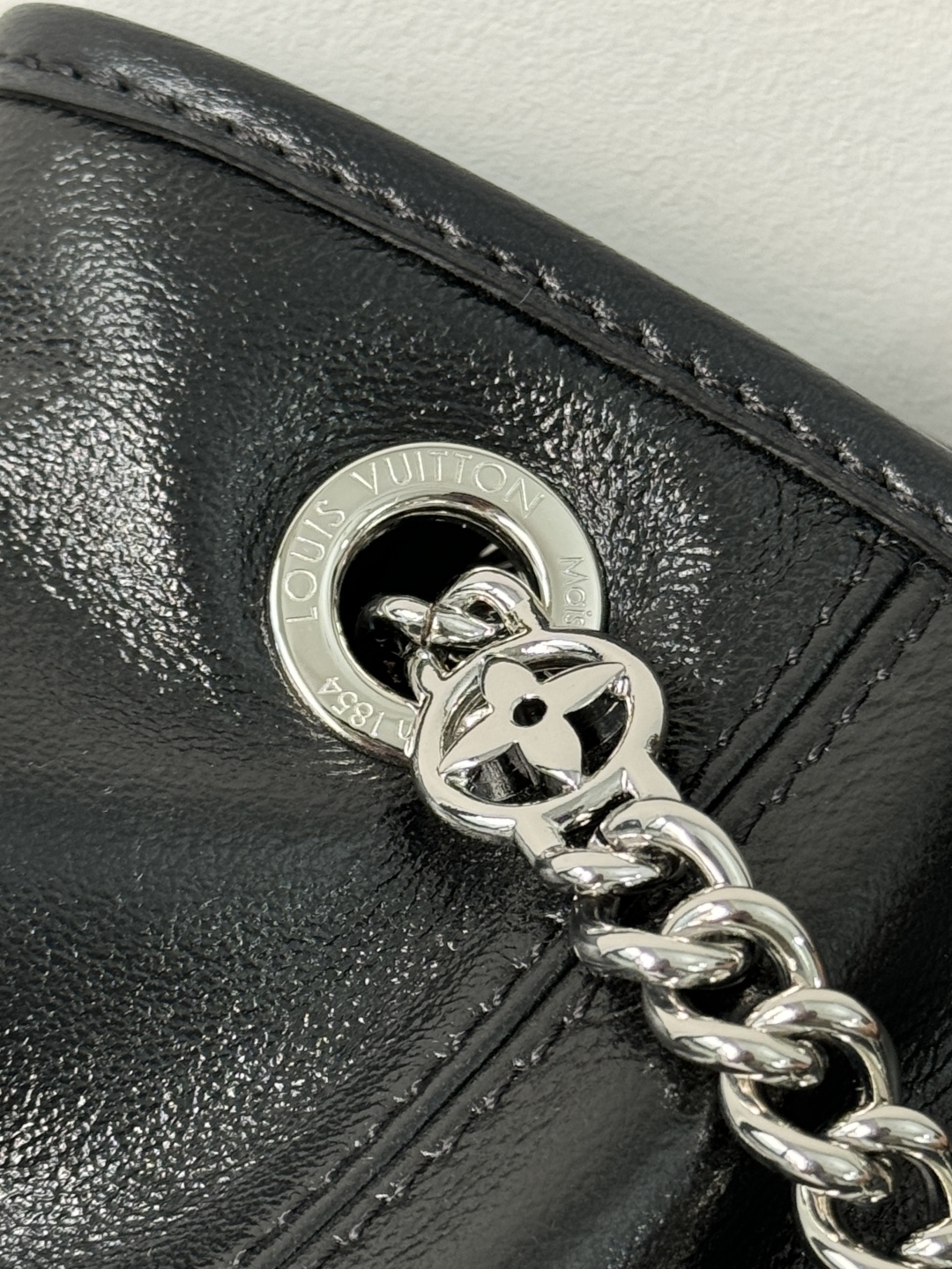 [TOP] Louis Vuitton LV OFF DUTY VIBE Backpack 24✖️25✖️10cm - Black