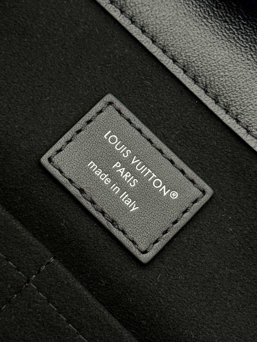 [TOP] Louis Vuitton LV OFF DUTY VIBE Bag 33✖️24✖️11.5cm - Black