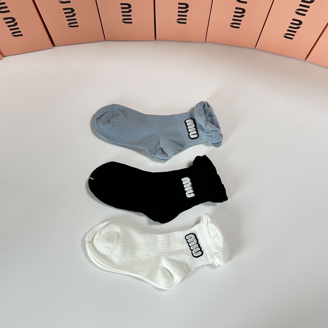 [TOP] Miu Miu Socks - 3 Pieces as a Set