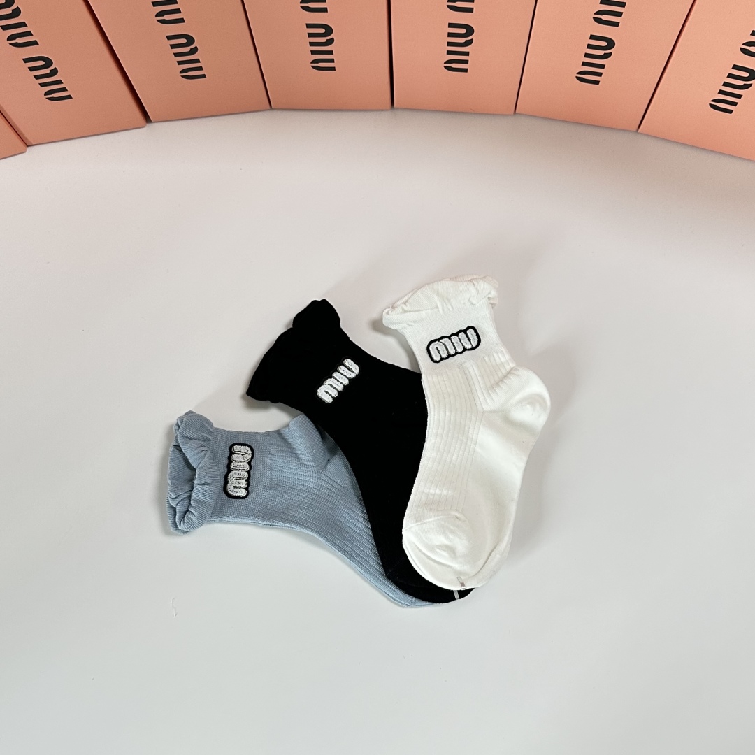 [TOP] Miu Miu Socks - 3 Pieces as a Set