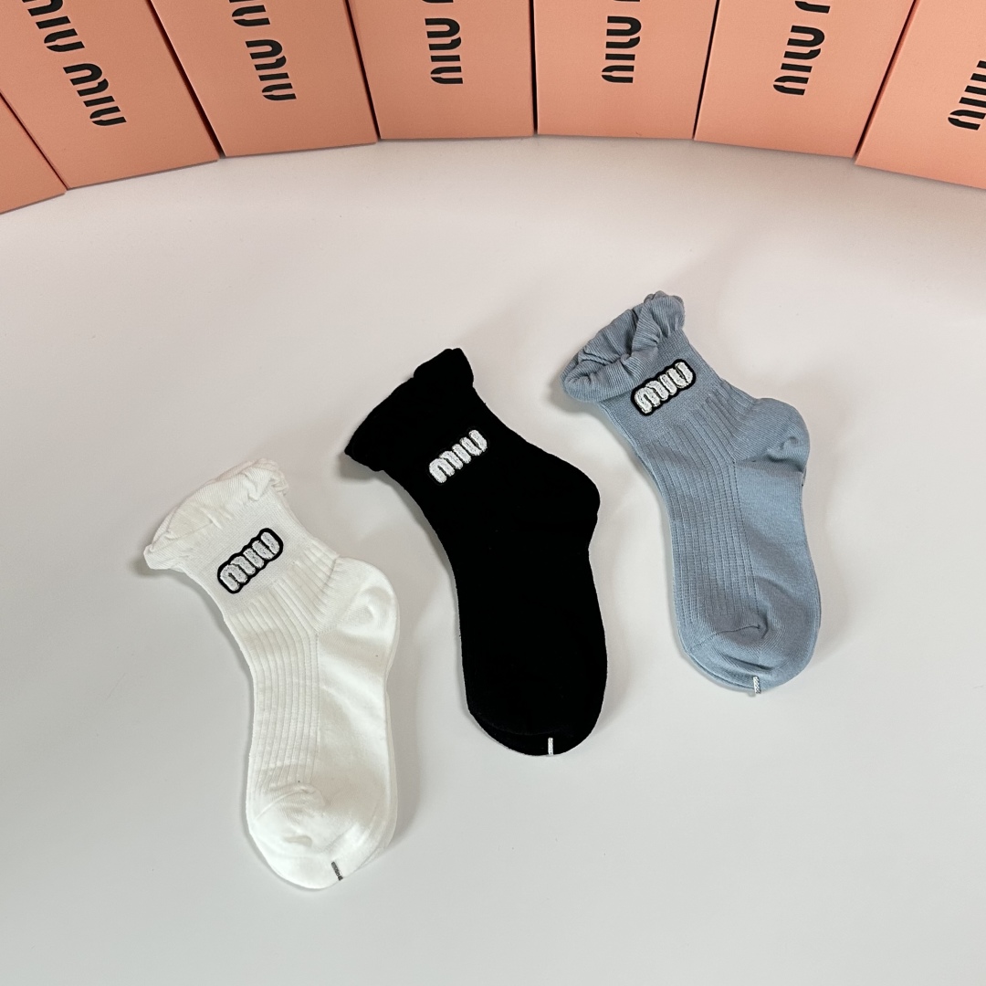 [TOP] Miu Miu Socks - 3 Pieces as a Set