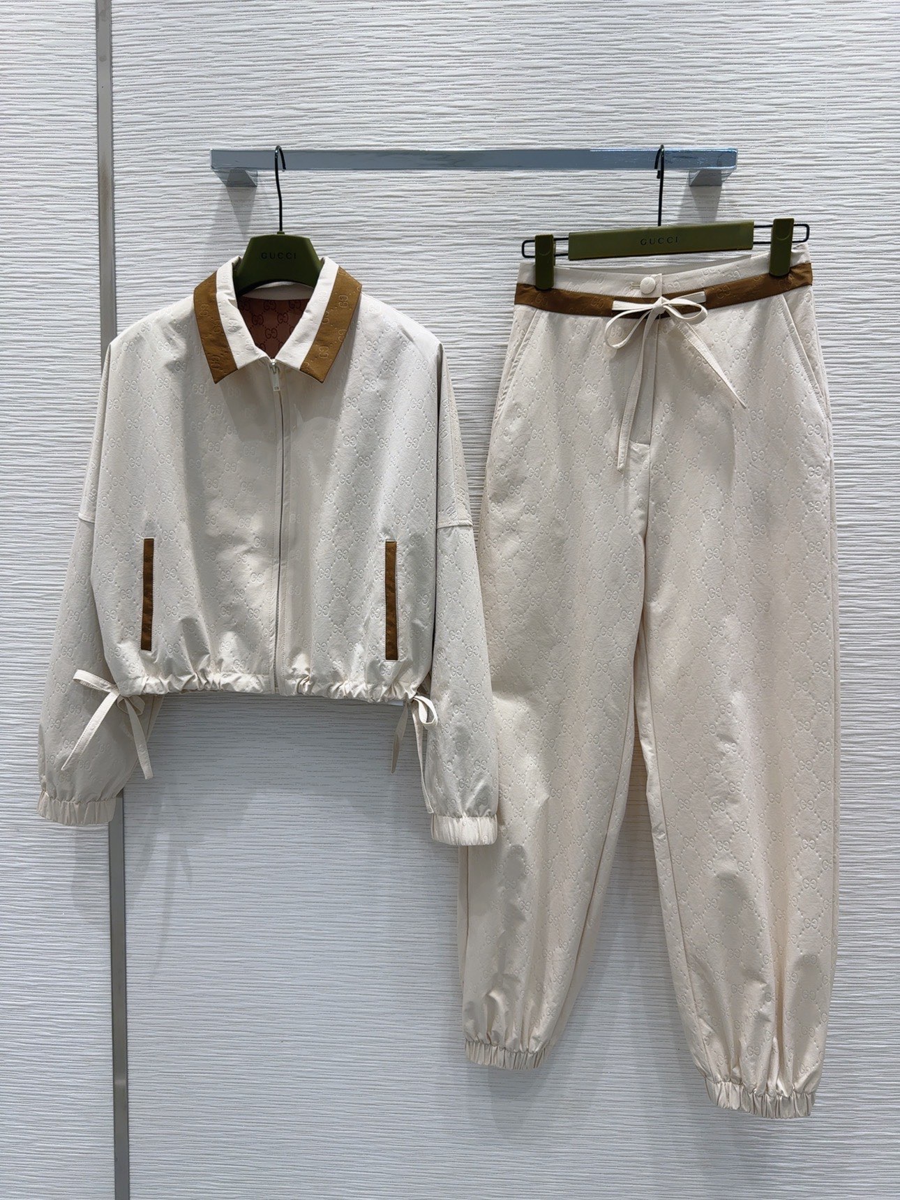 [TOP] GUCCI GG Jacket + Pants Set  - Beige