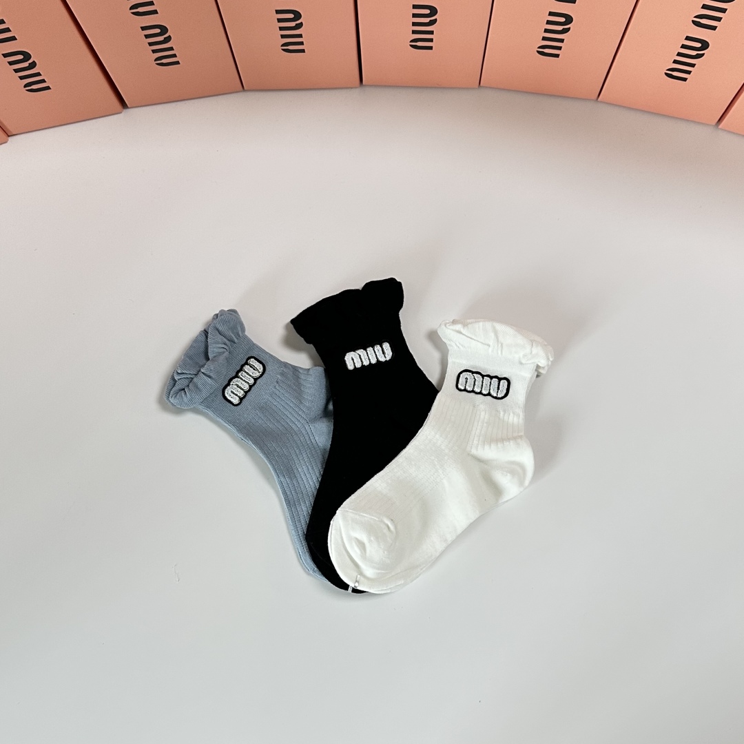 [TOP] Miu Miu Socks - 3 Pieces as a Set