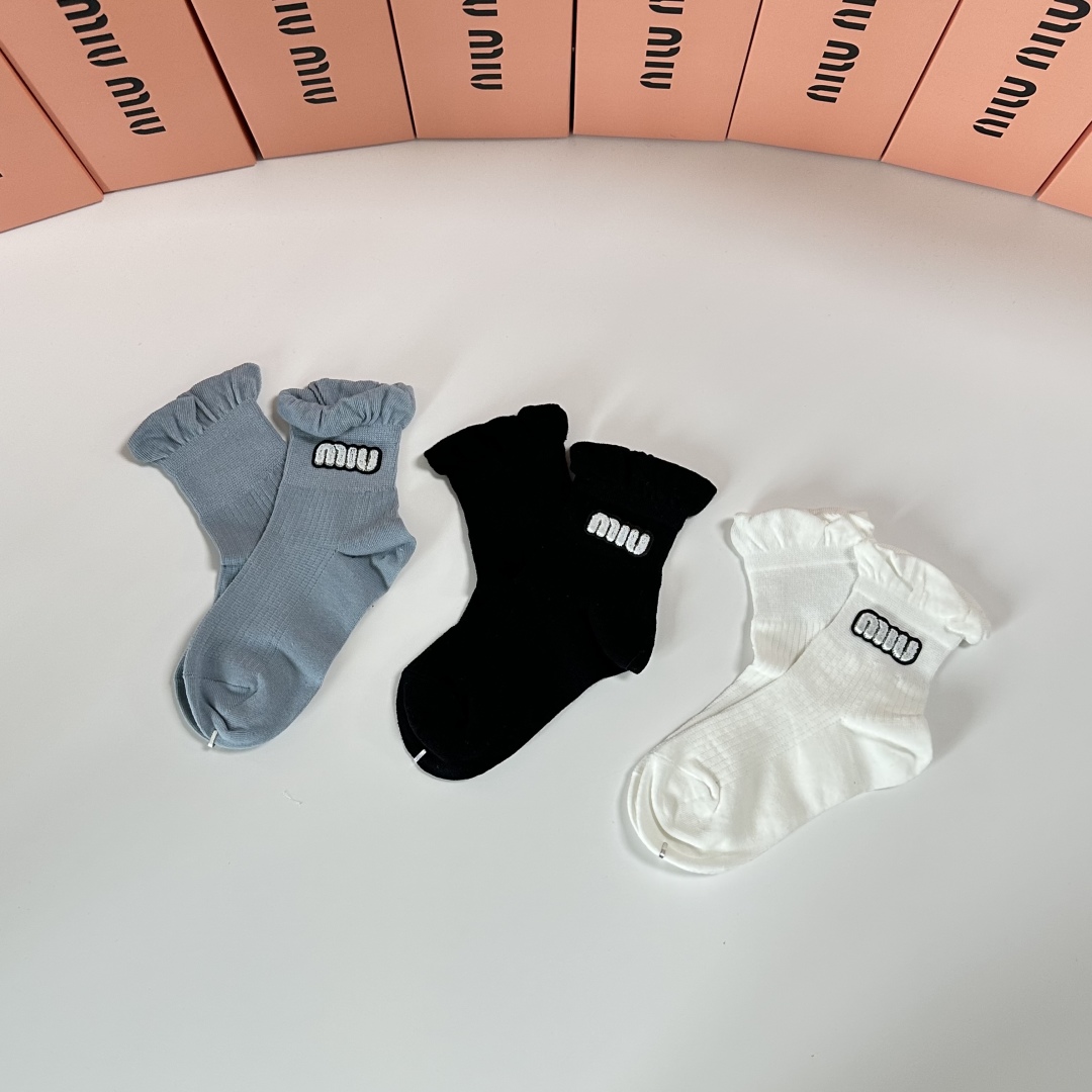 [TOP] Miu Miu Socks - 3 Pieces as a Set