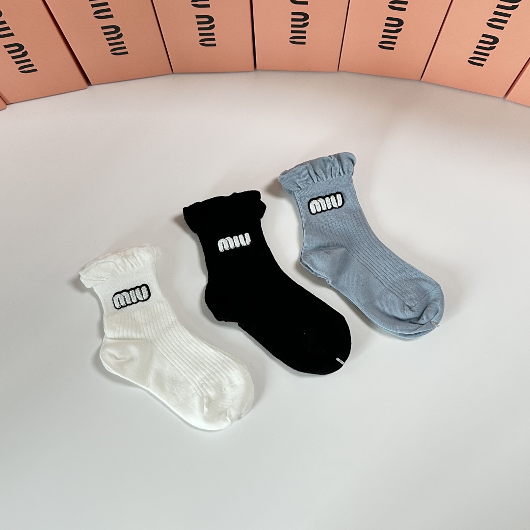 [TOP] Miu Miu Socks - 3 Pieces as a Set