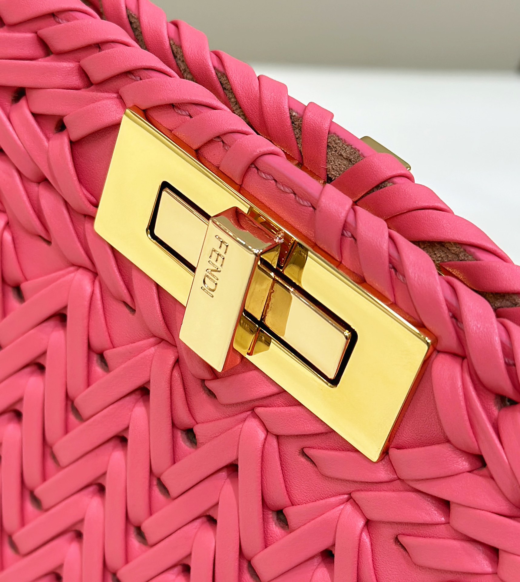 [TOP] FENDI Peekaboo ISeeU Handbag 33*12*25cm- Bright Pink