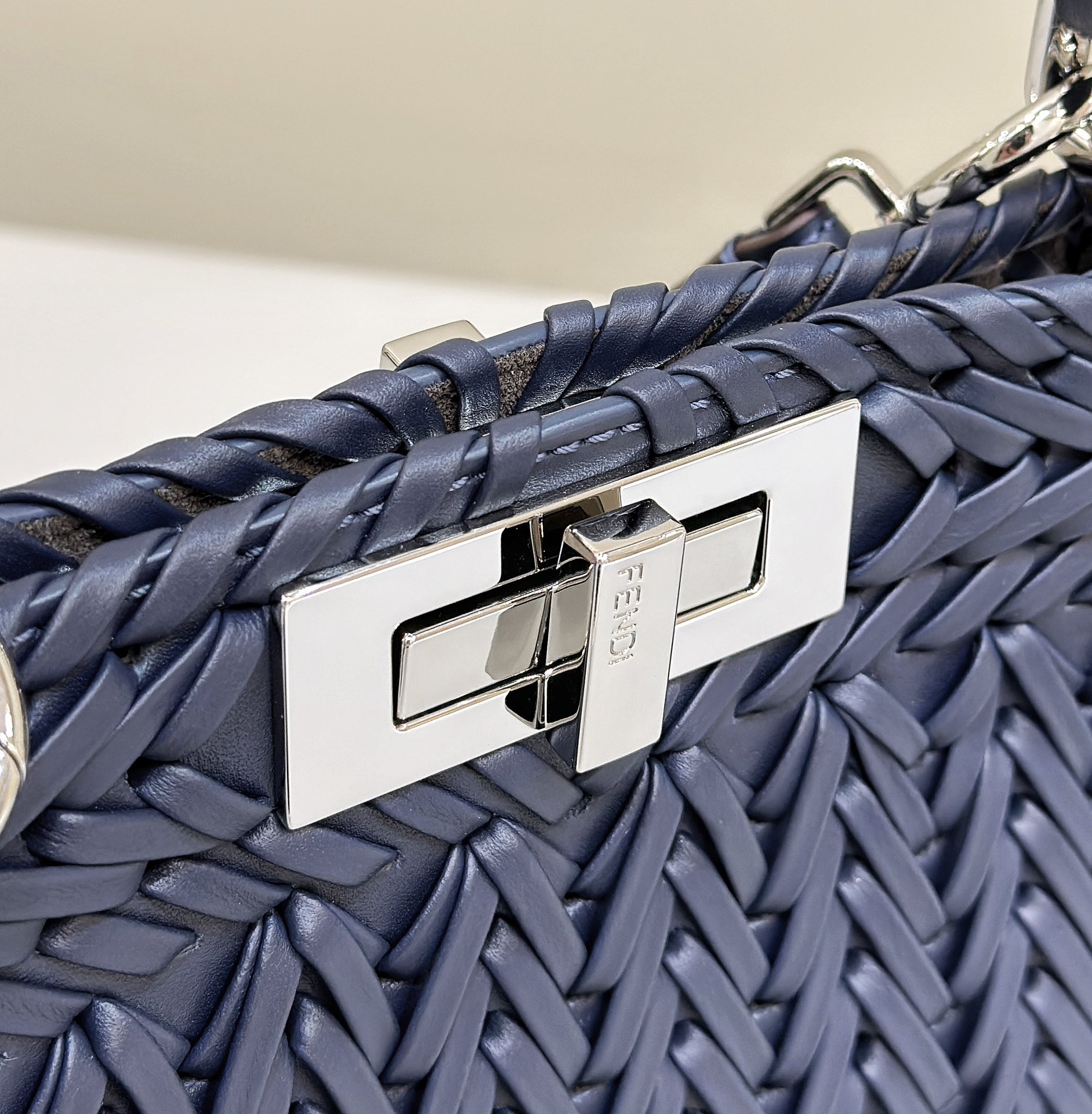 [TOP] FENDI Peekaboo ISeeU Handbag 33*12*25cm- Blue
