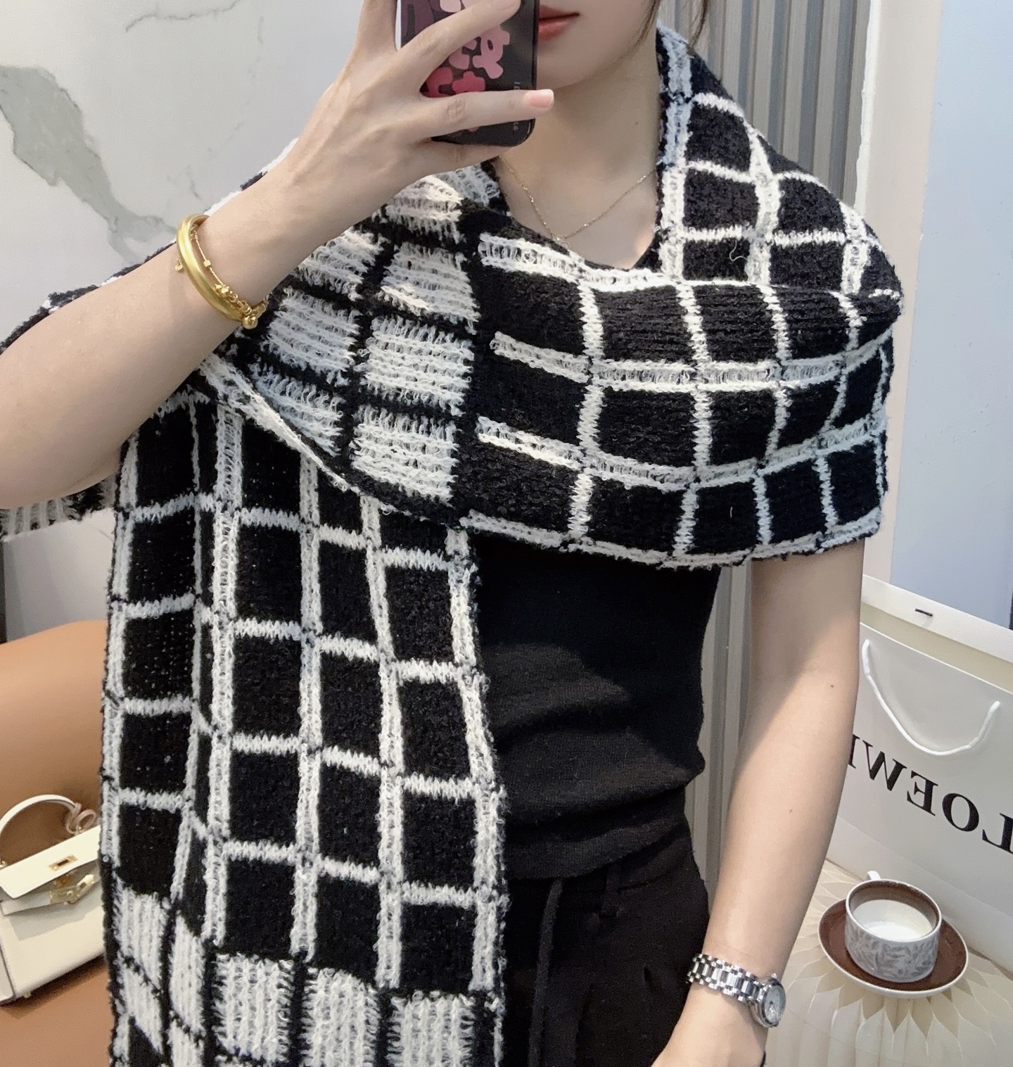 [TOP] CHANEL Scarf - 2 Colors