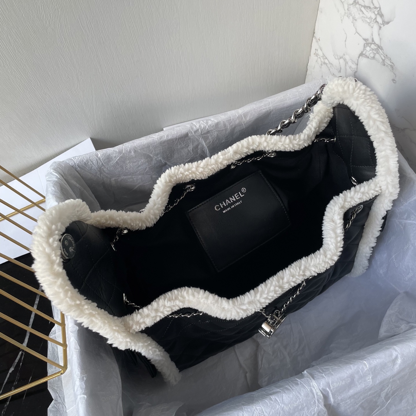 [TOP] CHANEL Hobo Bag Quilted Leather with Shearling Trim 30x26x14cm - Black