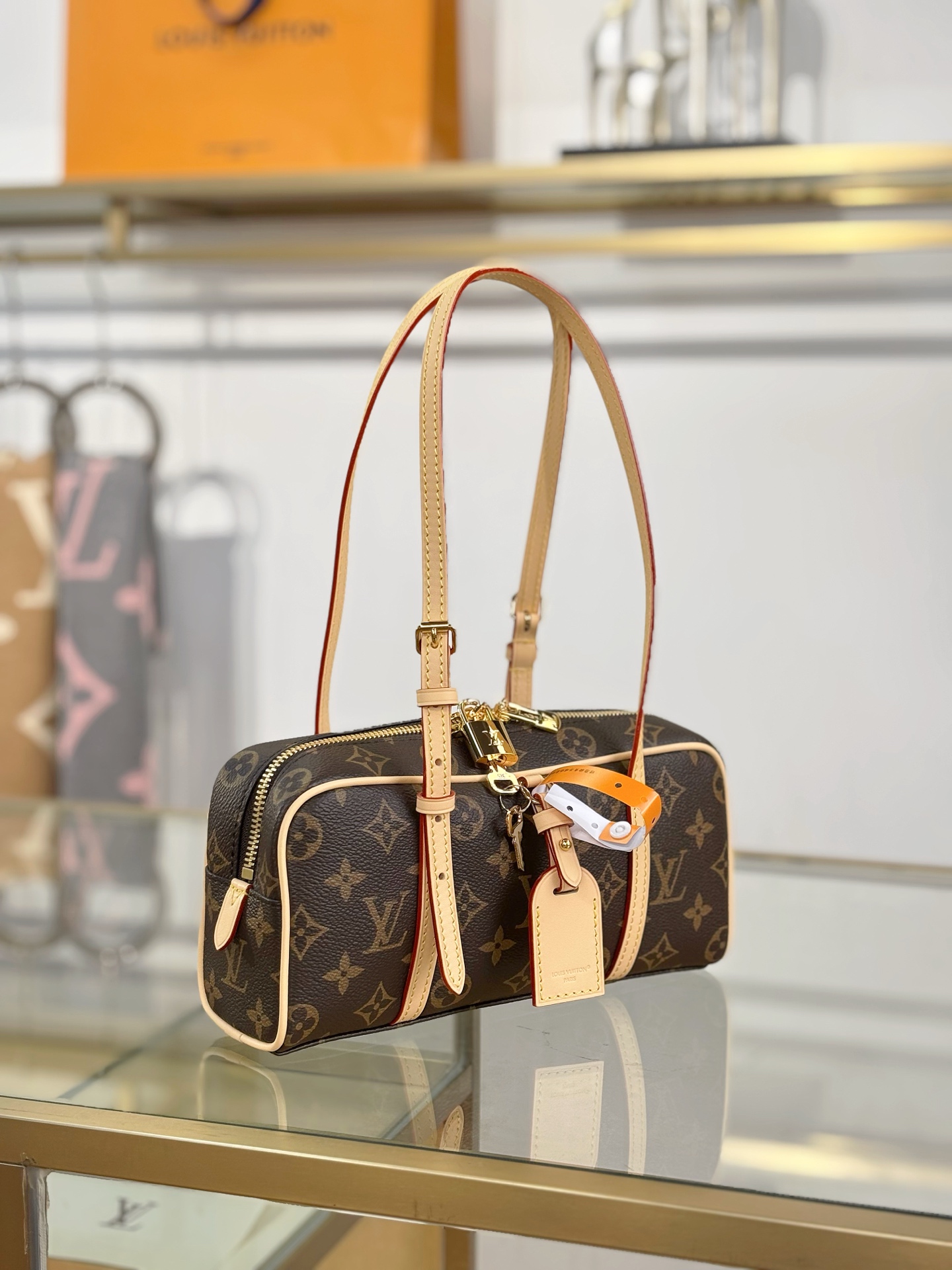 [TOP] Louis Vuitton LV  HANG ON Bag 26x11.5x6.5cm - Brown