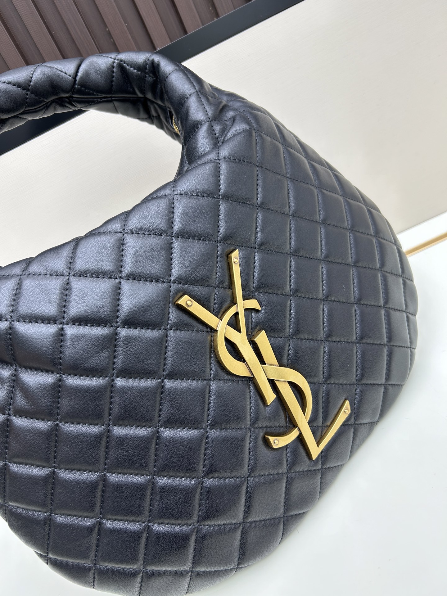 [TOP] Yves Saint Laurent YSL ICARE Baby Nappa Bag 42×30×4cm - Black