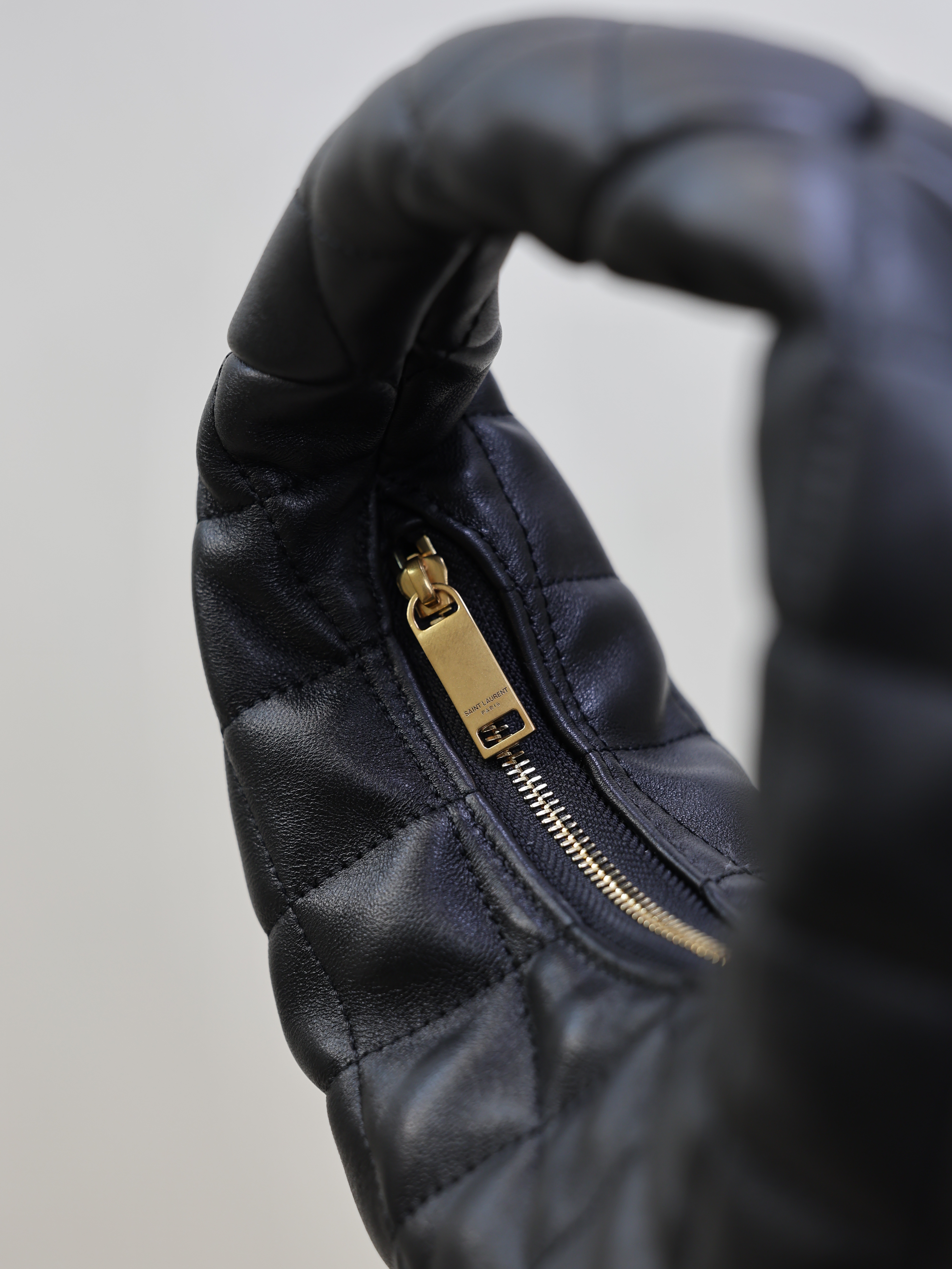 [TOP] Yves Saint Laurent YSL ICARE Hobo in Quilted Nappa Bag 17×13×3cm - Black