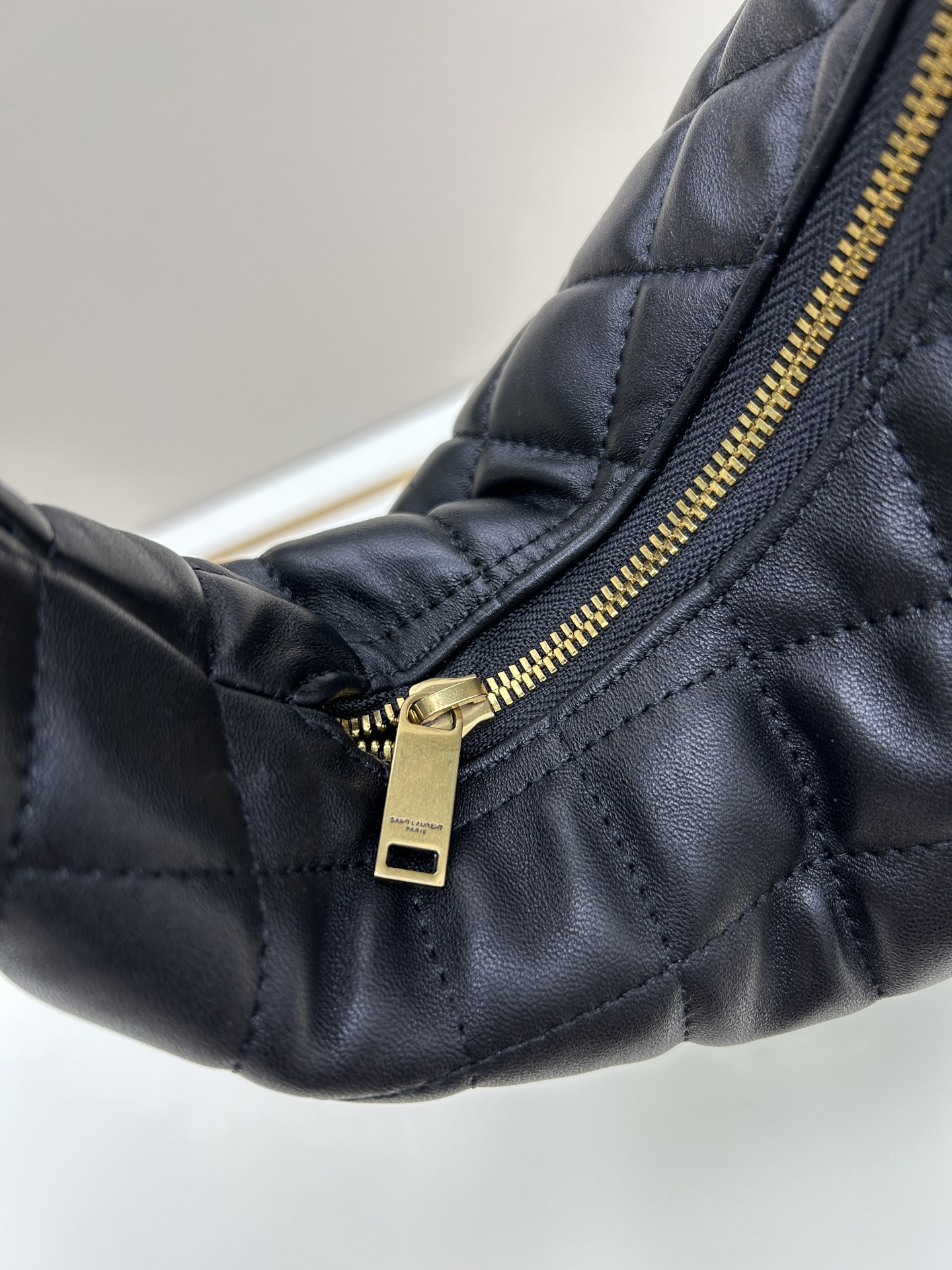 [TOP] Yves Saint Laurent YSL ICARE Baby Nappa Bag 42×30×4cm - Black