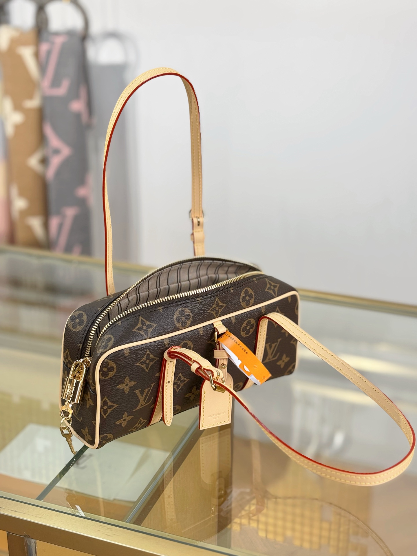 [TOP] Louis Vuitton LV  HANG ON Bag 26x11.5x6.5cm - Brown