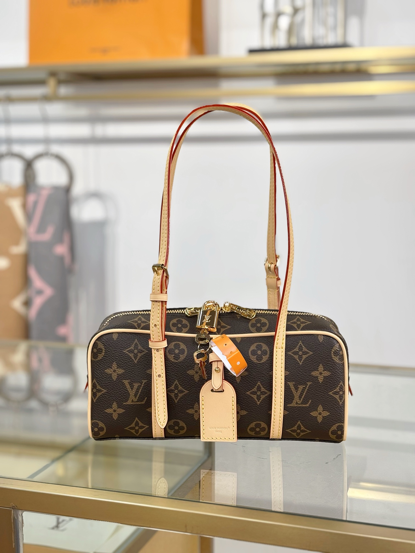[TOP] Louis Vuitton LV  HANG ON Bag 26x11.5x6.5cm - Brown