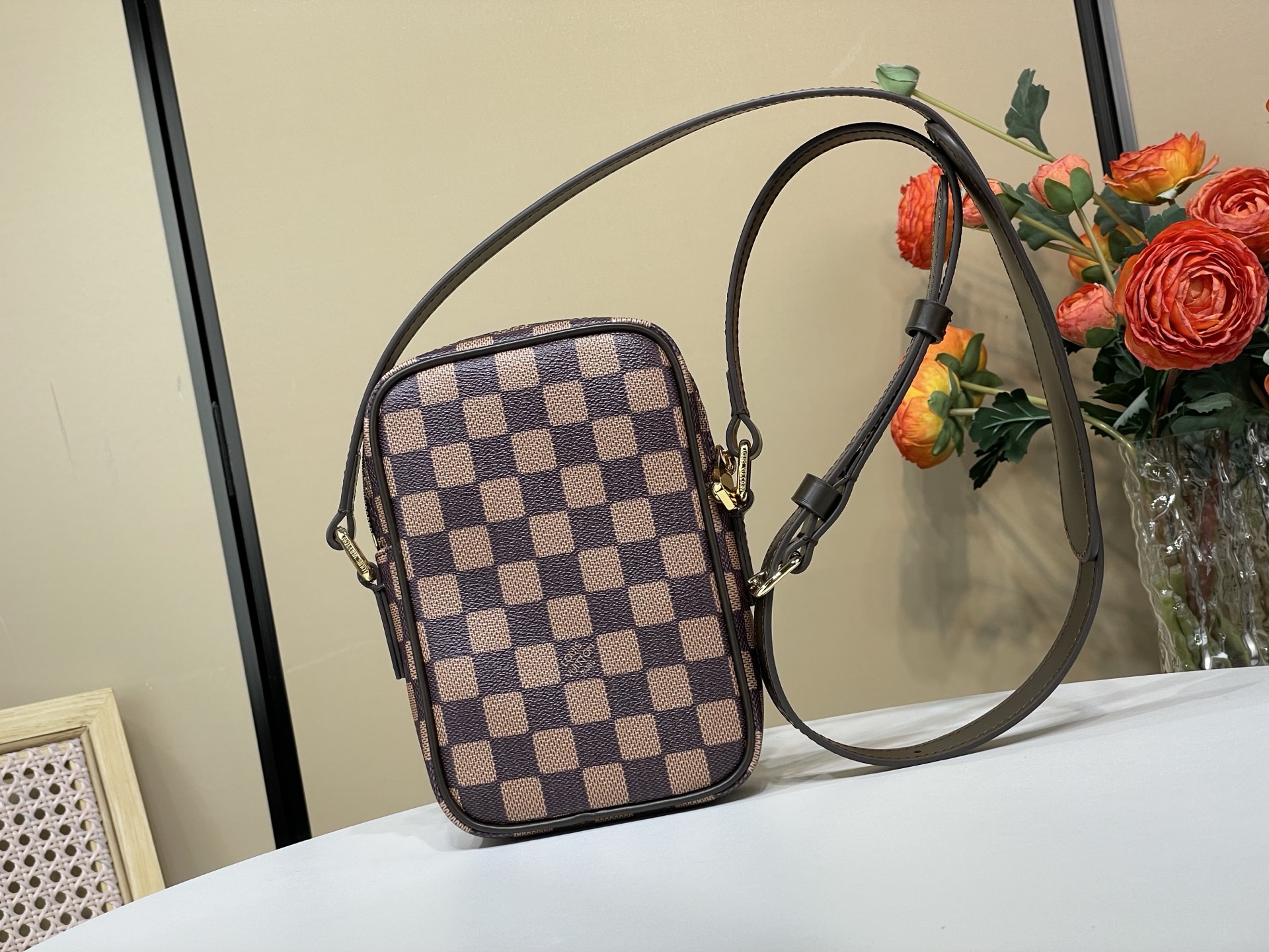 [TOP] Louis Vuitton LV Amazone Crossbody Bag Cowhide 13.5*20*8CM - Brown