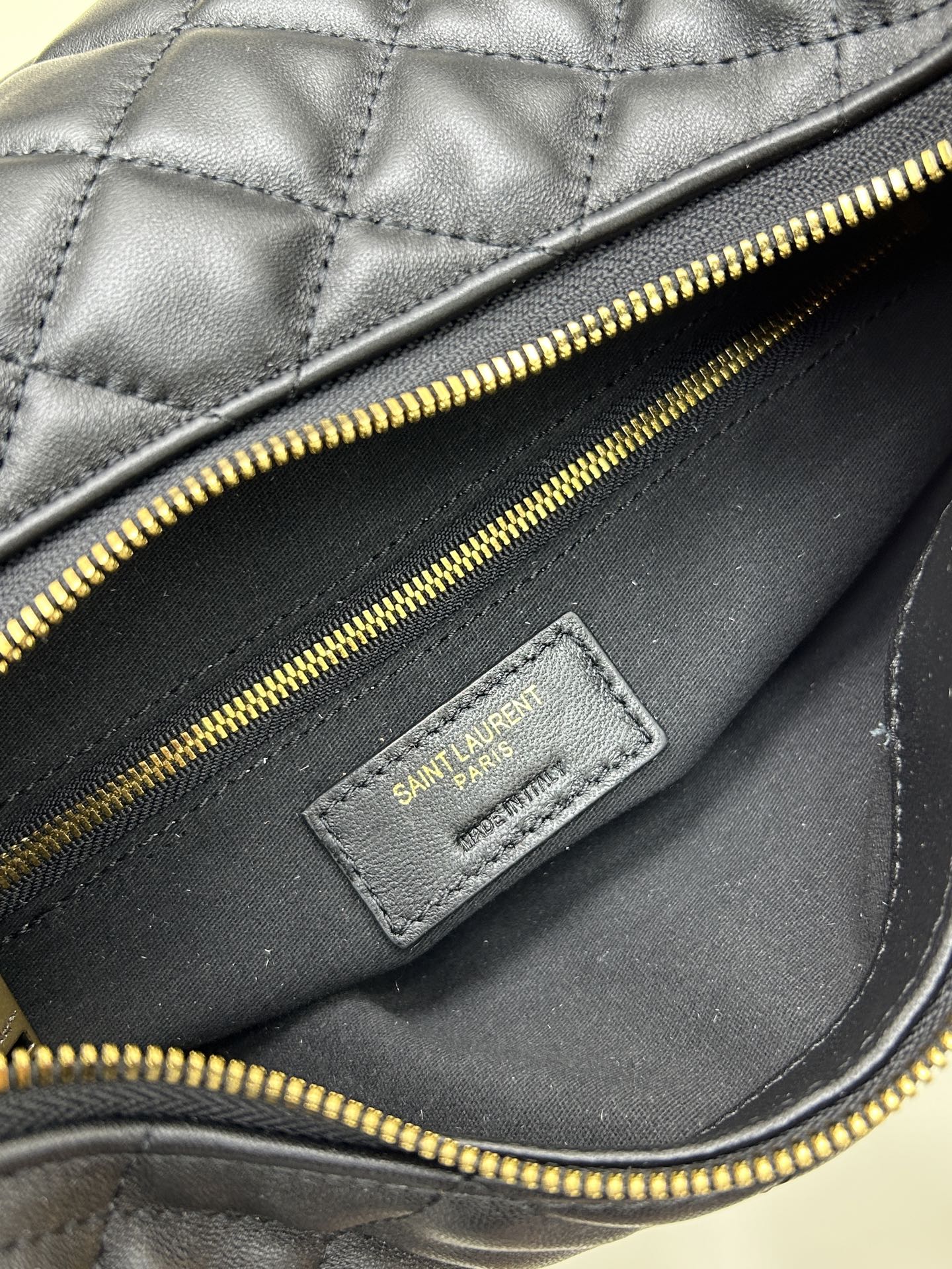 [TOP] Yves Saint Laurent YSL ICARE Baby Nappa Bag 42×30×4cm - Black