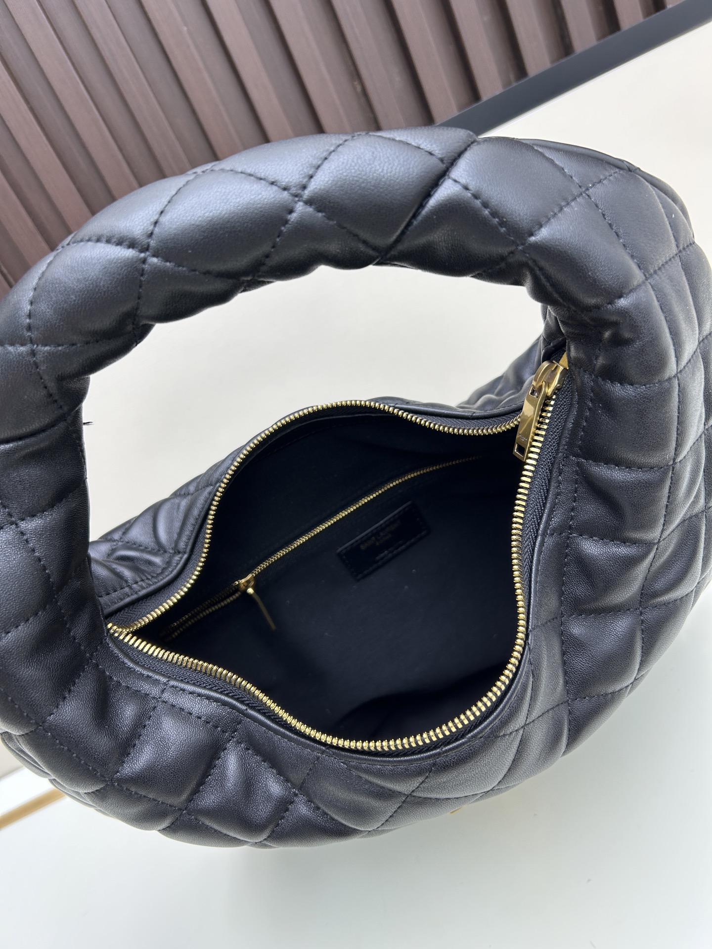 [TOP] Yves Saint Laurent YSL ICARE Baby Nappa Bag 42×30×4cm - Black