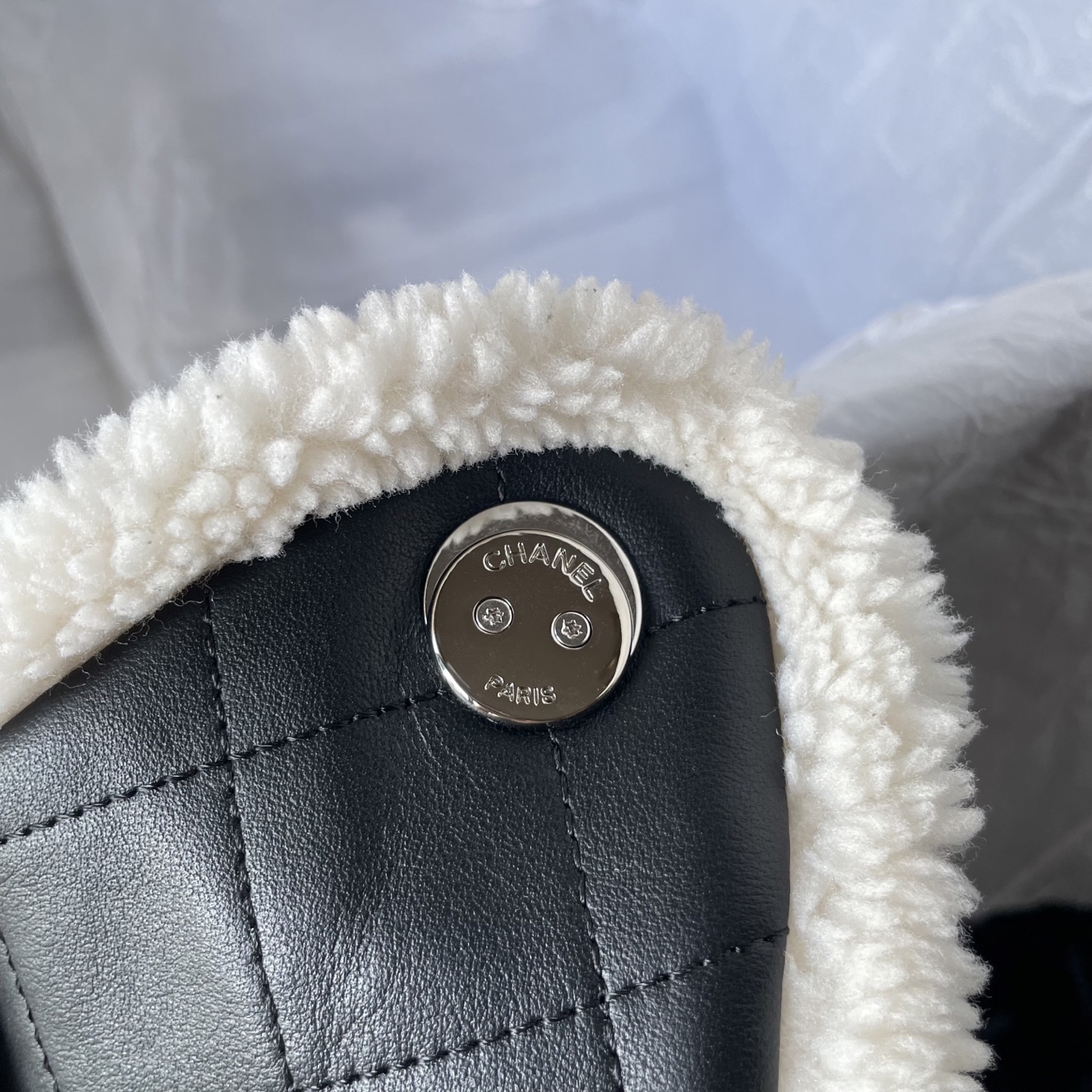 [TOP] CHANEL Hobo Bag Quilted Leather with Shearling Trim 30x26x14cm - Black