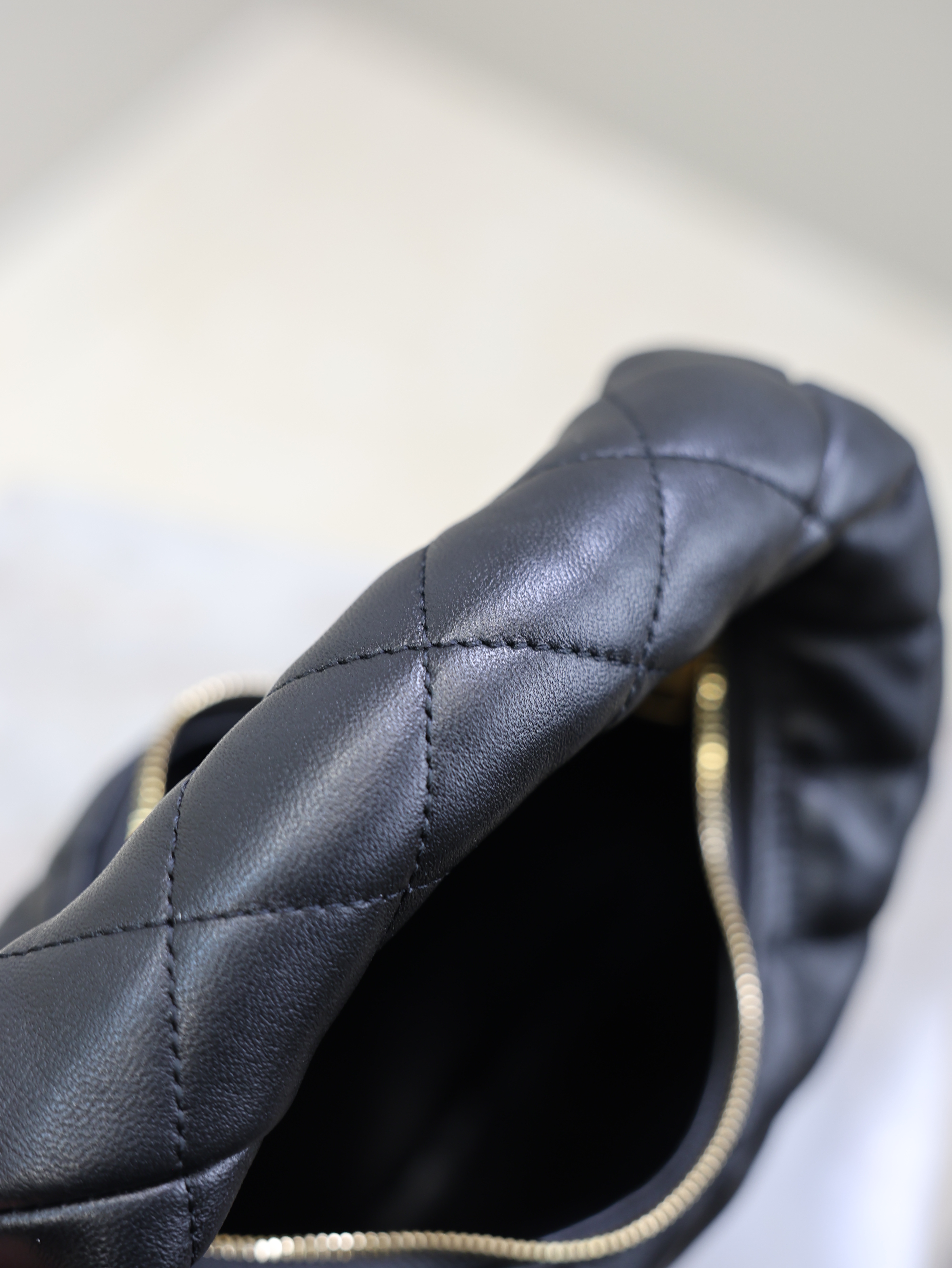 [TOP] Yves Saint Laurent YSL ICARE Hobo in Quilted Nappa Bag 17×13×3cm - Black