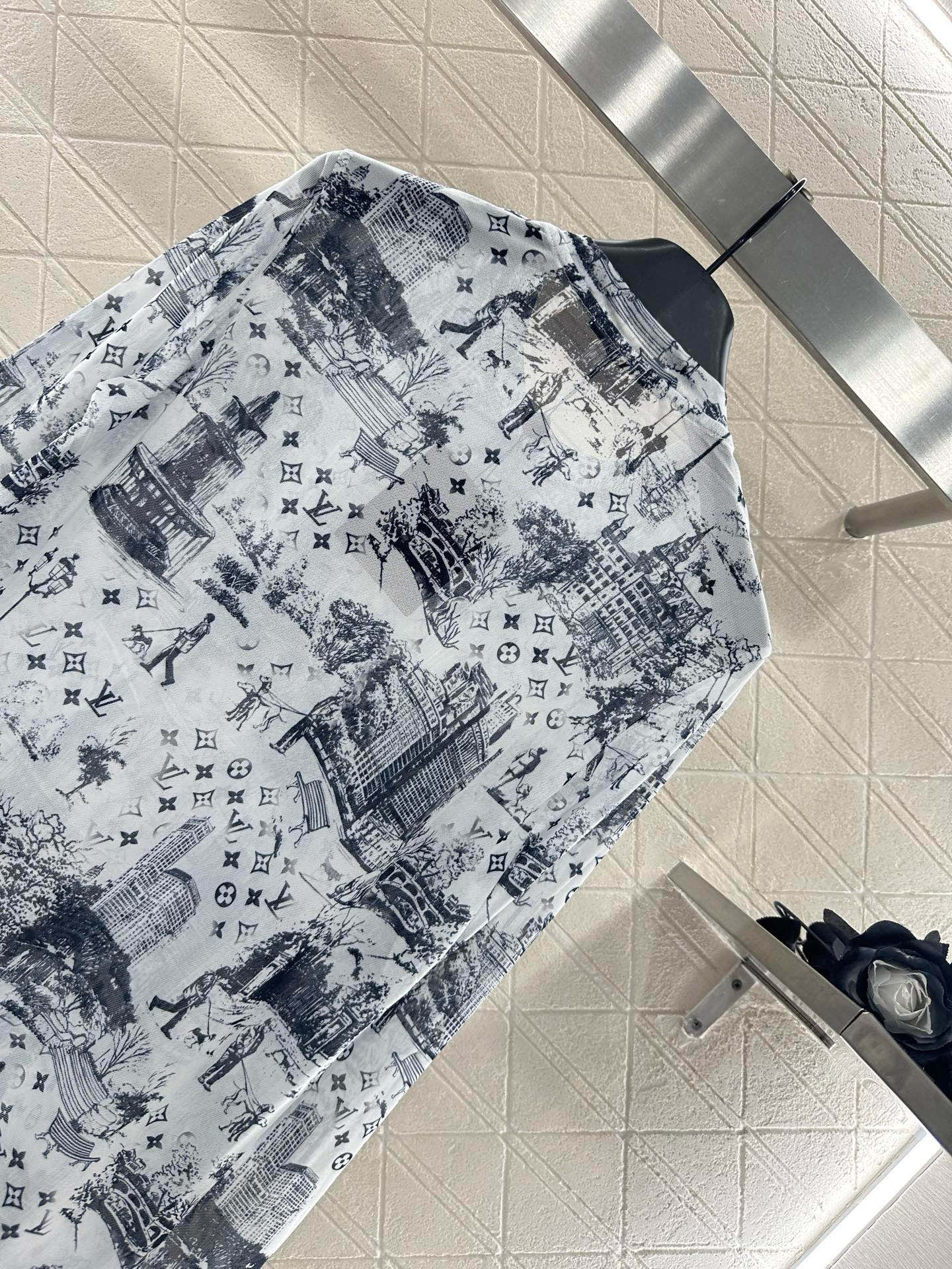 [TOP] Louis Vuitton LV Printed Bottoming Shirt - White