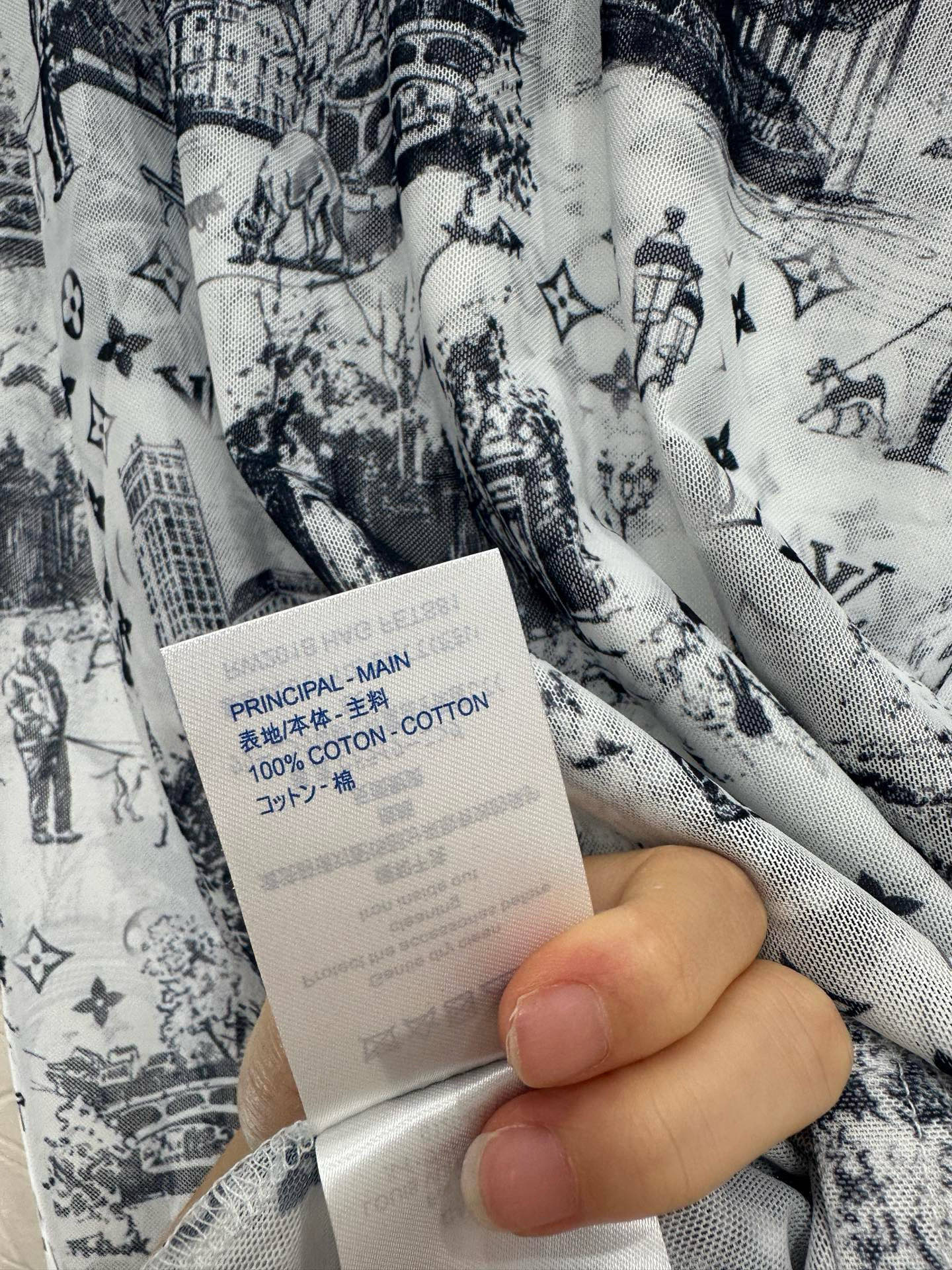 [TOP] Louis Vuitton LV Printed Bottoming Shirt - White