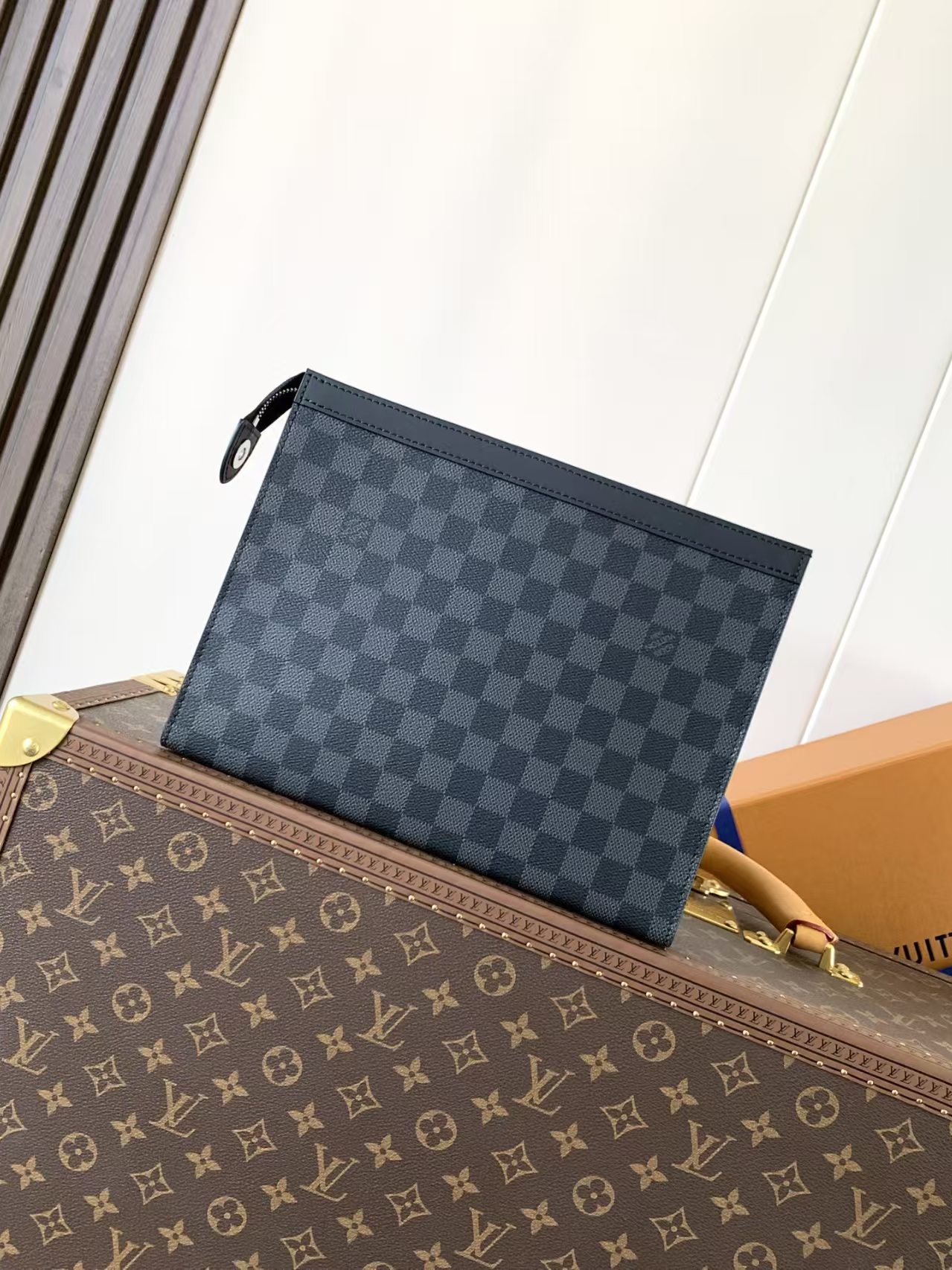 [TOP] Louis Vuitton LV Pochette Voyage Bag  27x21x6cm - Black