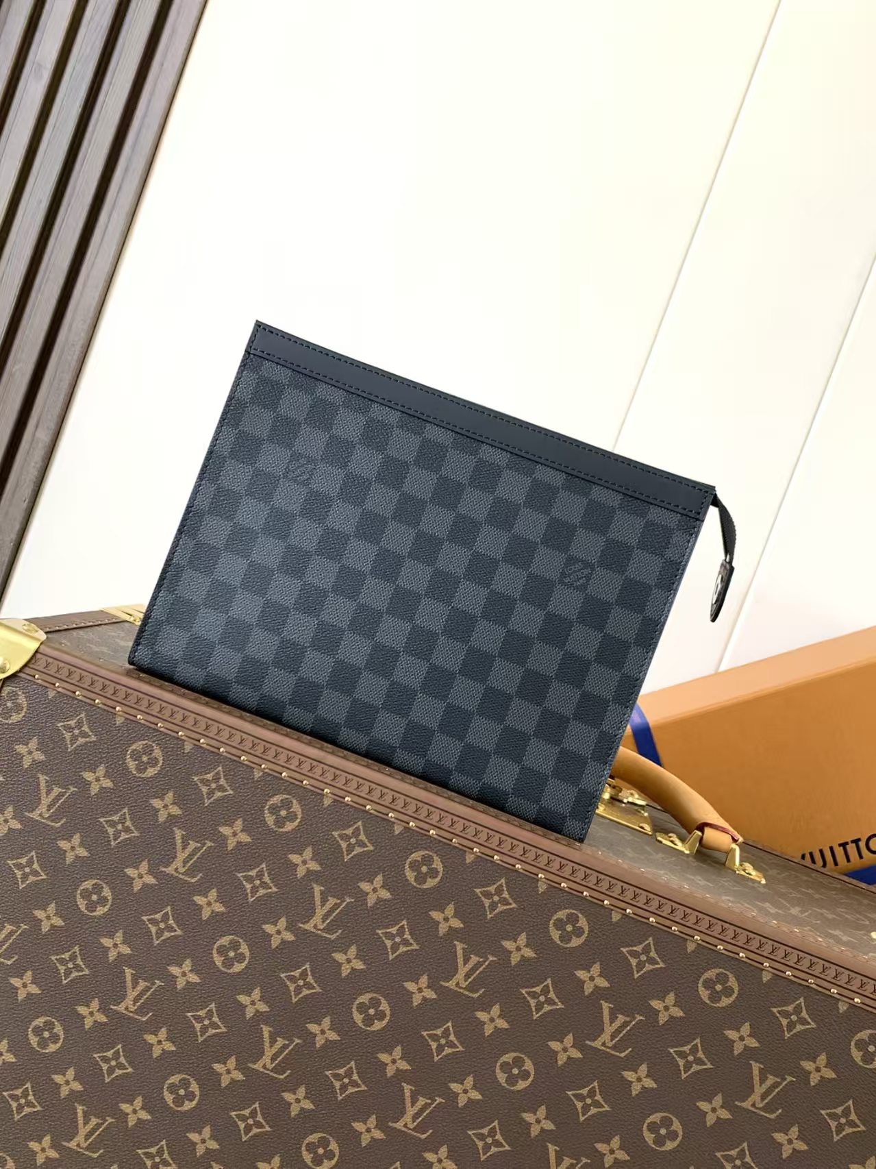 [TOP] Louis Vuitton LV Pochette Voyage Bag  27x21x6cm - Black