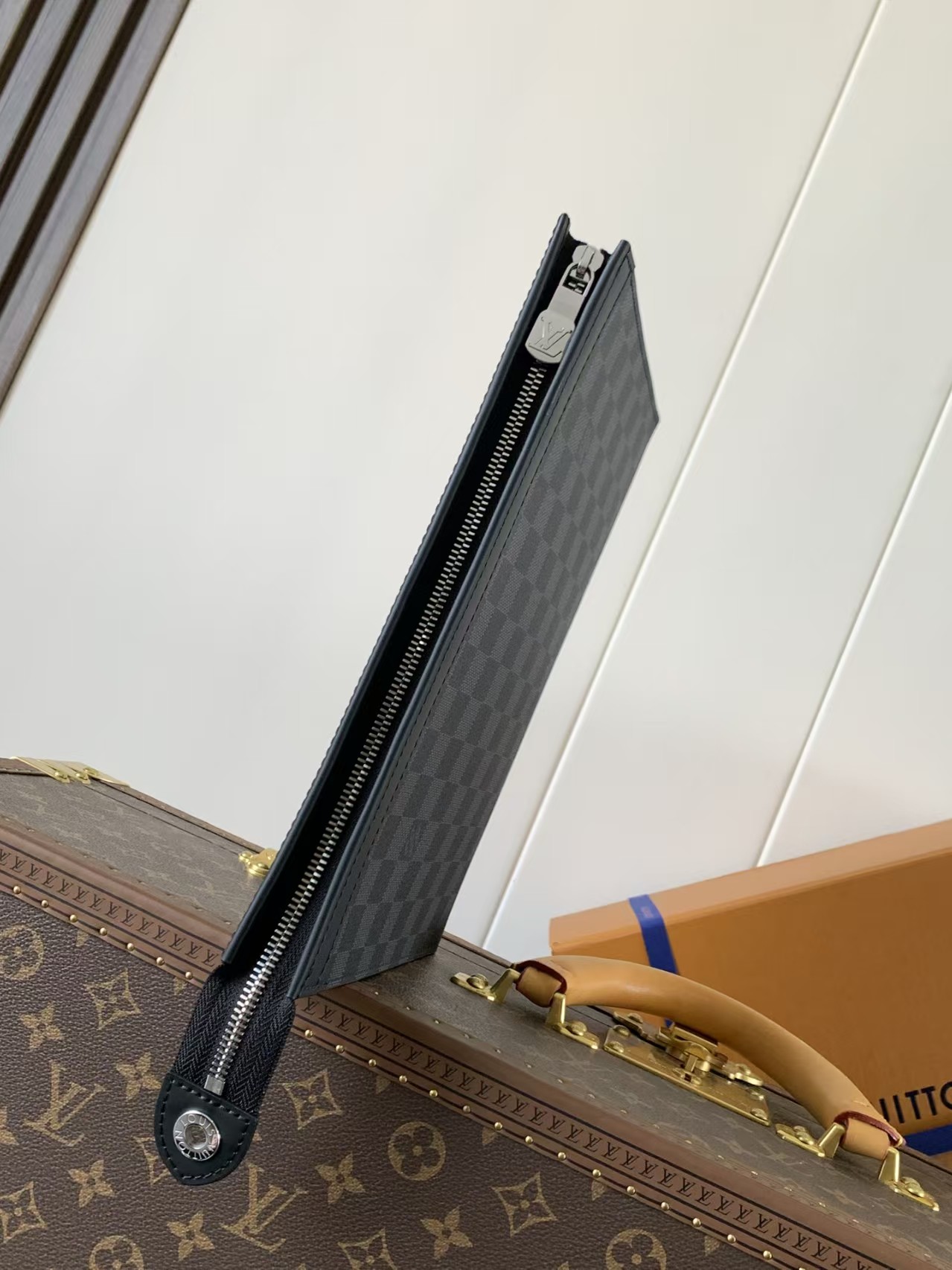 [TOP] Louis Vuitton LV Pochette Voyage Bag  27x21x6cm - Black