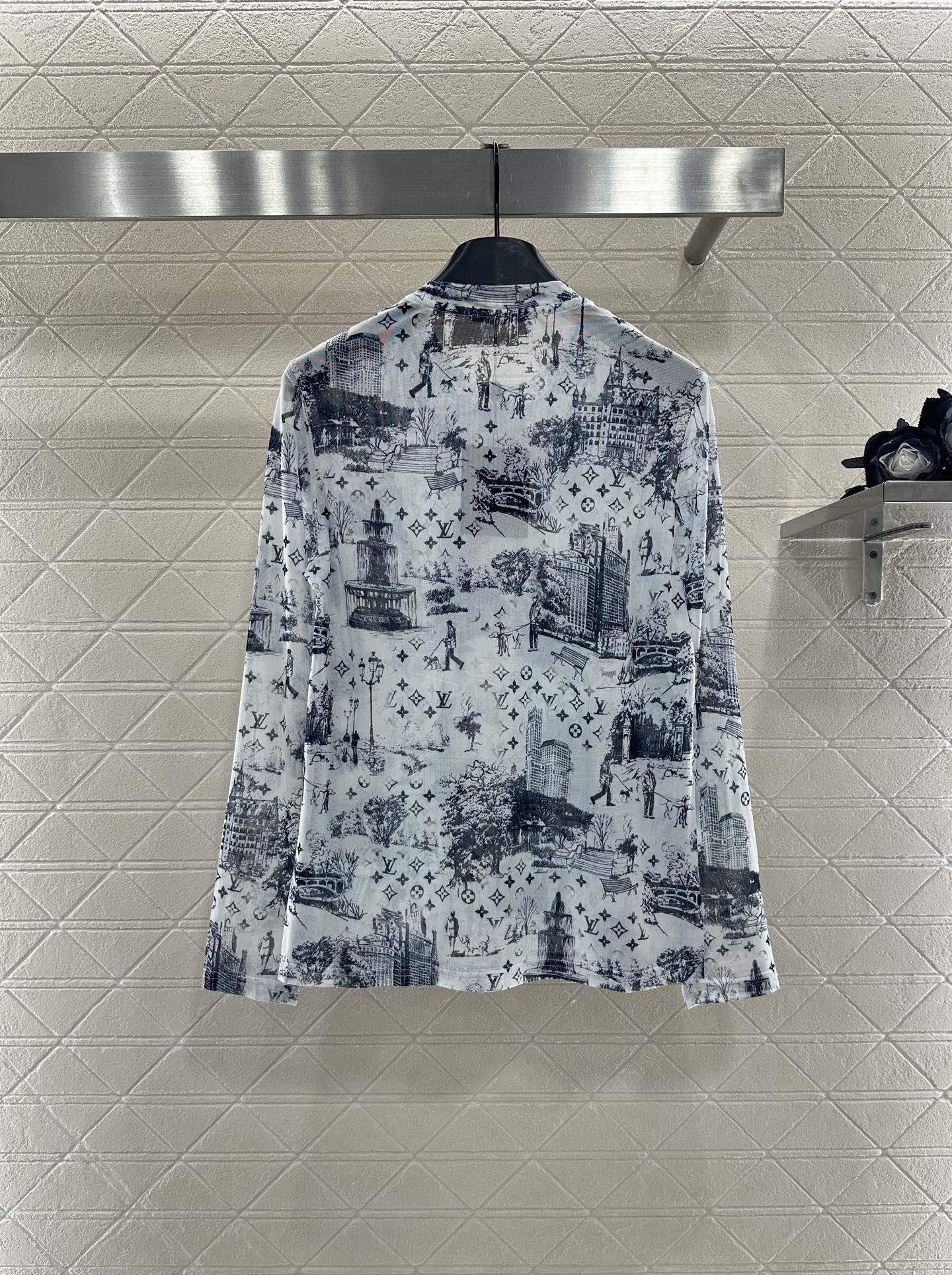 [TOP] Louis Vuitton LV Printed Bottoming Shirt - White