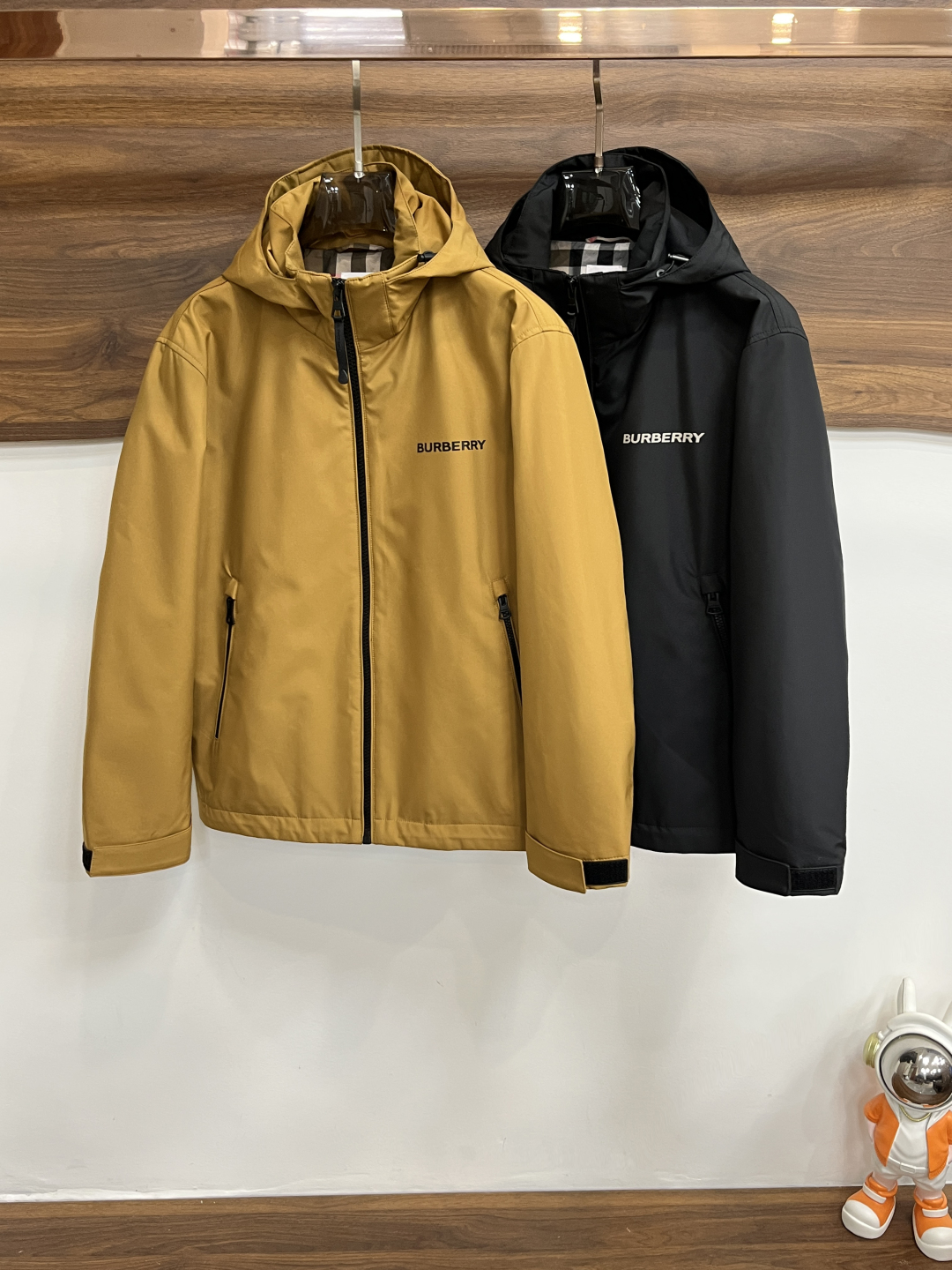 [TOP] BURBERRY Men's Jacket - 2 Colors