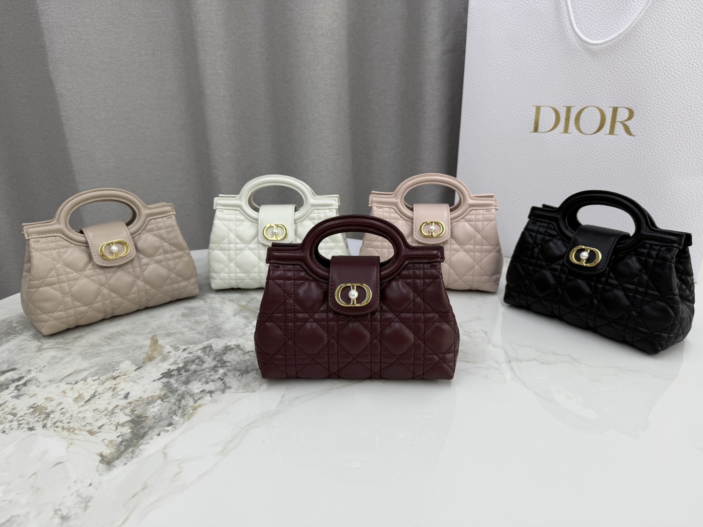 [TOP] Christian Dior  Jolie Top Handle Bag 18.5 x 13 x 8.5 cm - 5 Colors