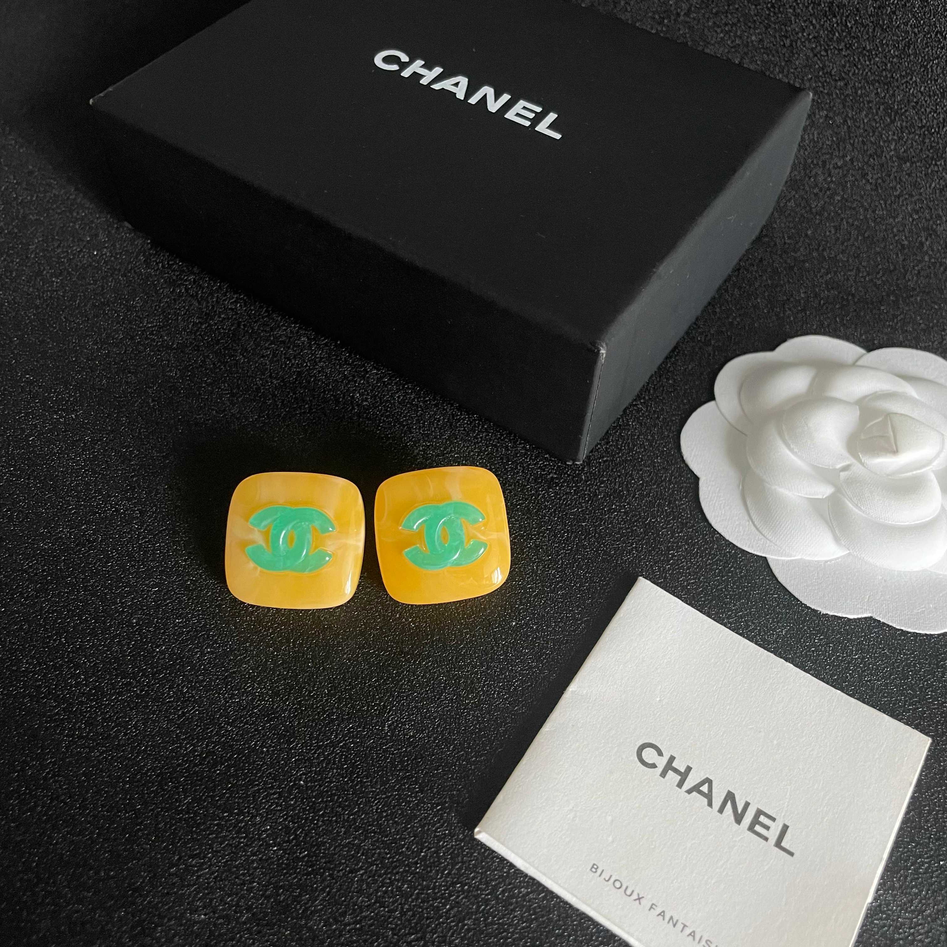 [TOP] CHANEL CC Earrings - 3 Colors