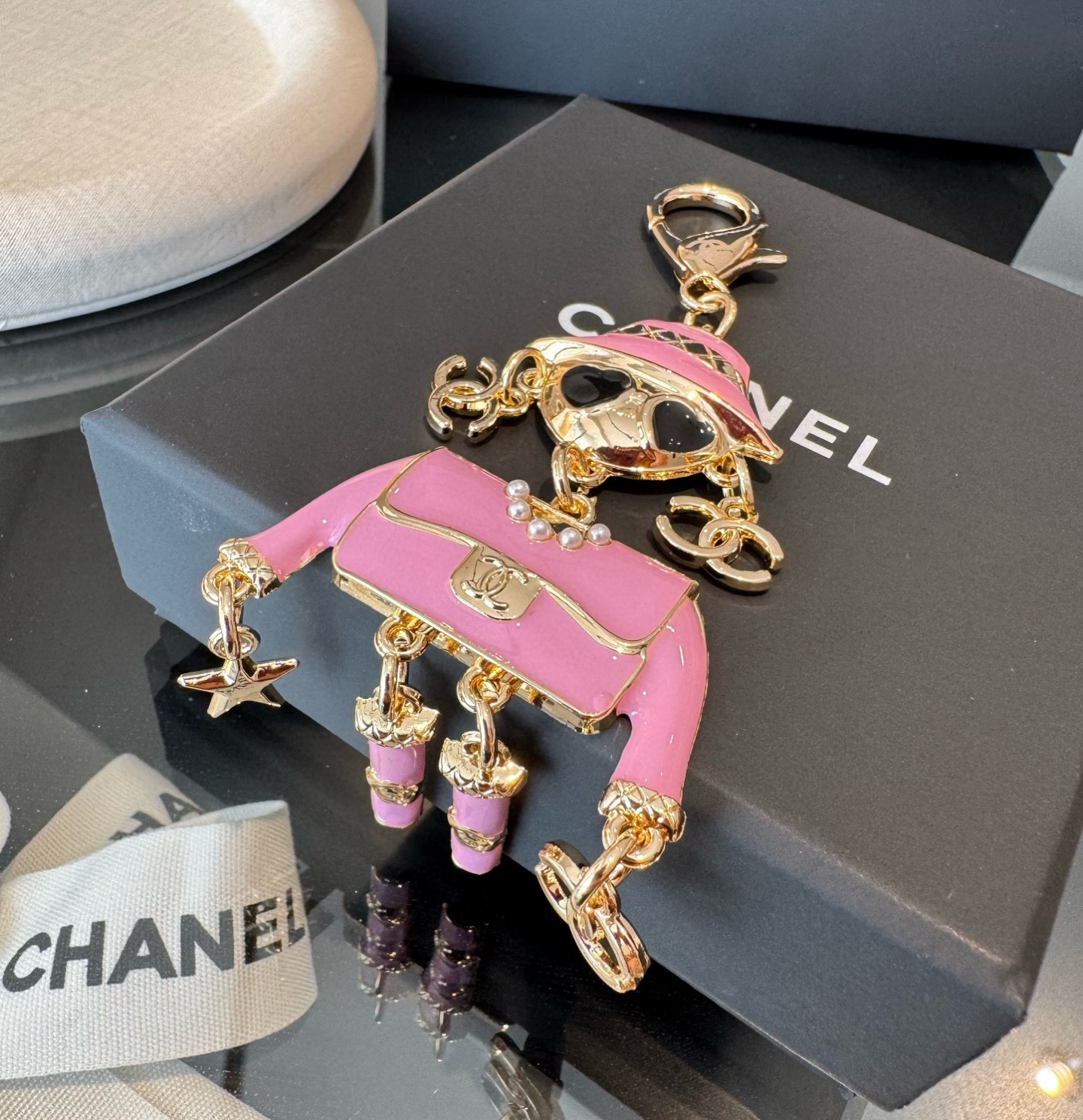 [TOP] CHANEL CC Alien Key Chain - 2 Colors
