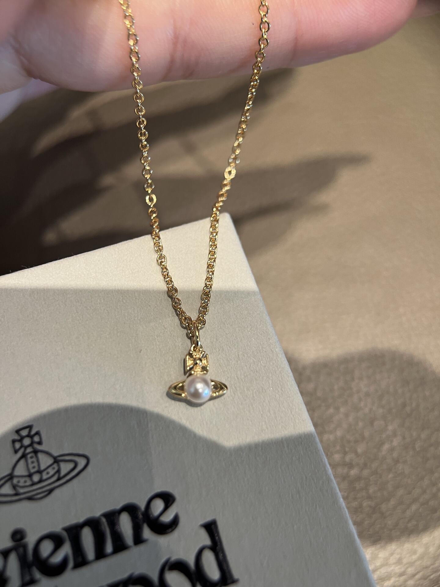 [TOP] Vivienne Westwood Mini Saturn Necklace - 2 Colors