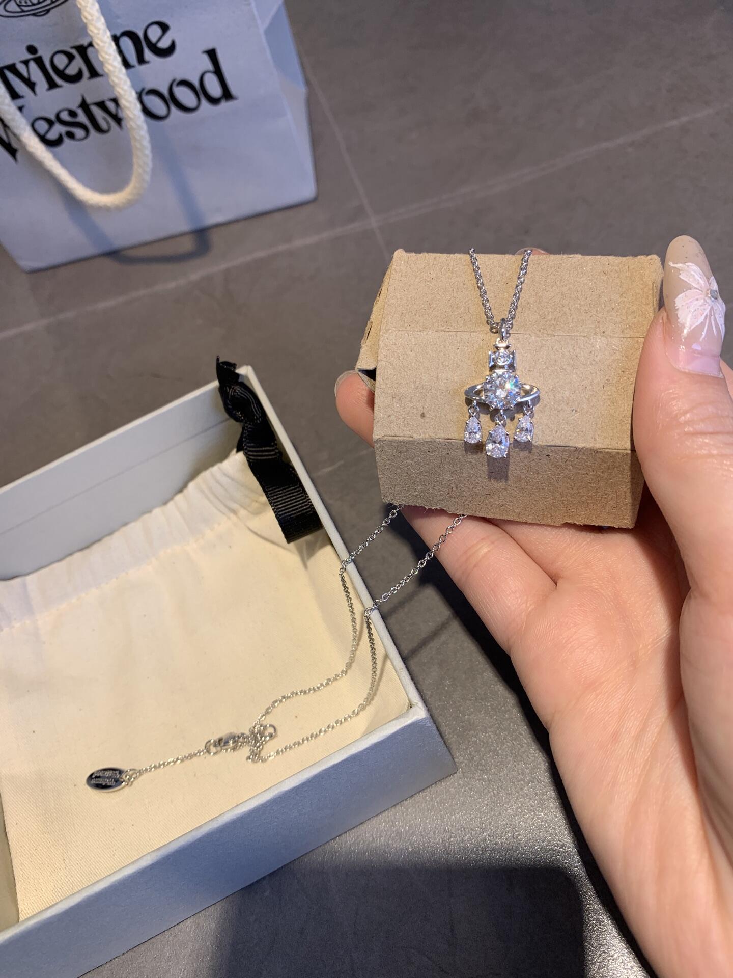 [TOP] Vivienne Westwood Diamond Saturn Necklace - Sliver