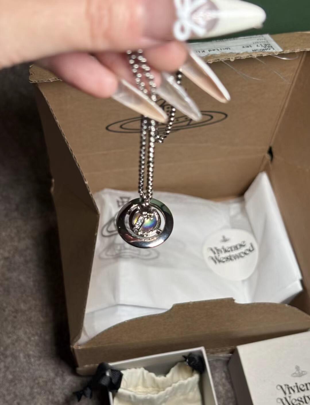 [TOP] Vivienne Westwood Saturn Necklace - Sliver