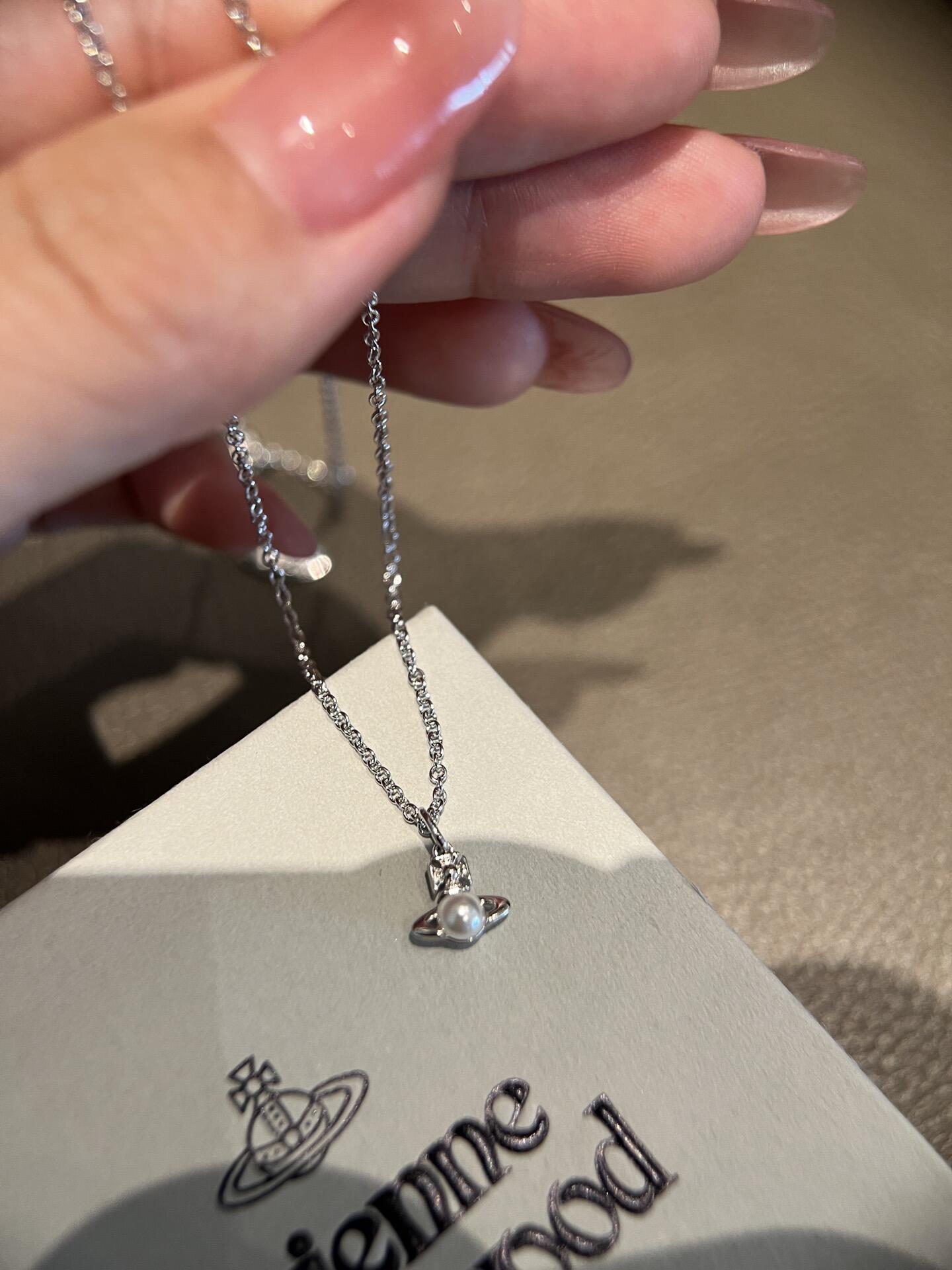 [TOP] Vivienne Westwood Mini Saturn Necklace - 2 Colors