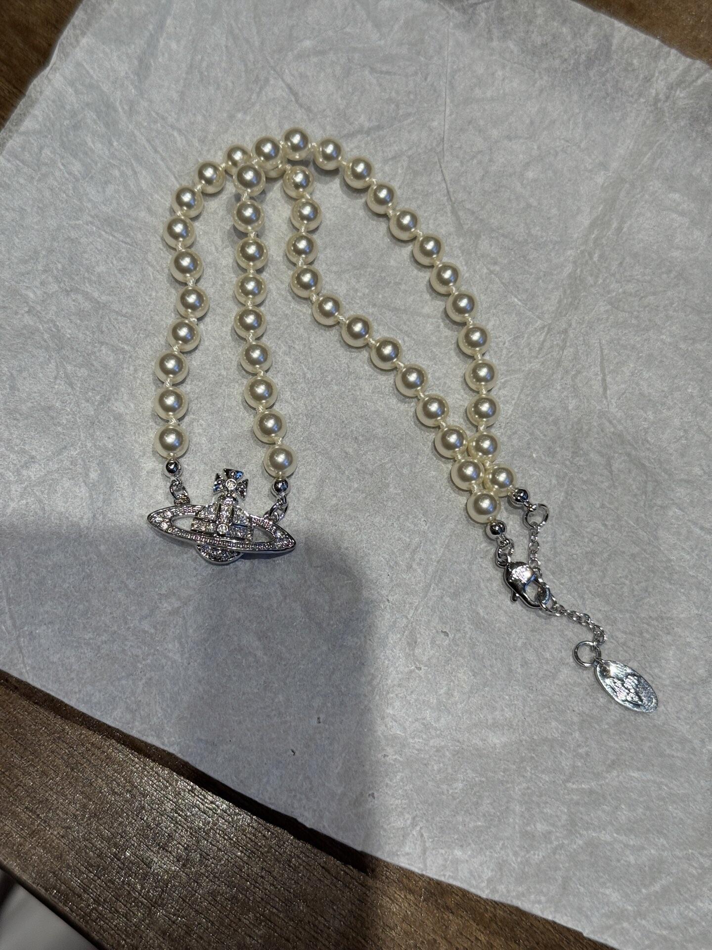 [TOP] Vivienne Westwood Pearl Saturn Necklace - Sliver