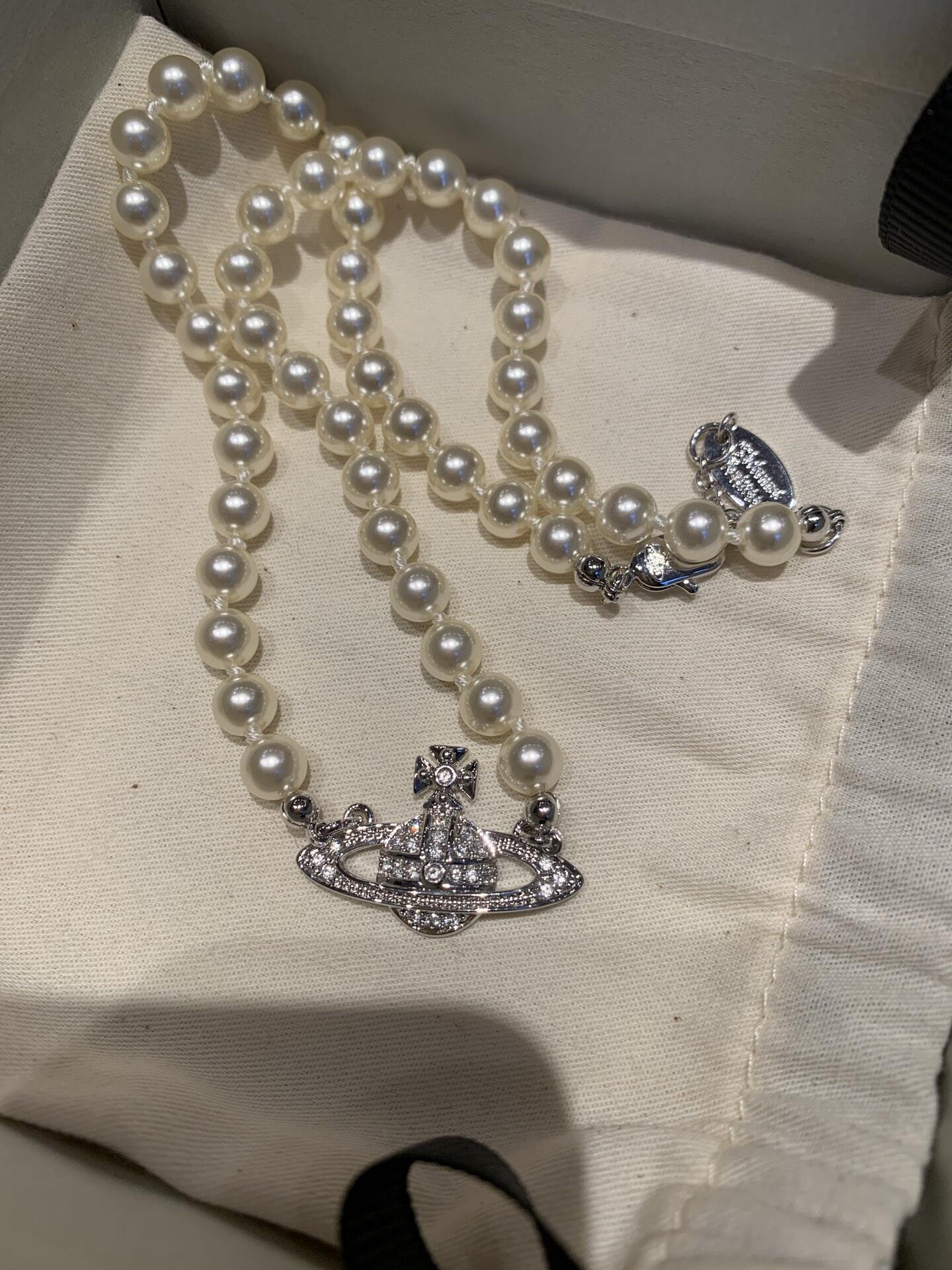 [TOP] Vivienne Westwood Pearl Saturn Necklace - Sliver