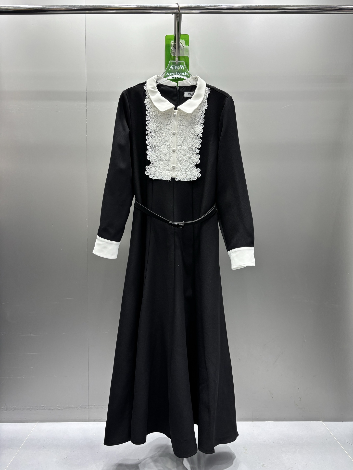 [TOP] VALENTINO Lace Applique Colorblock Maxi Dress - Black