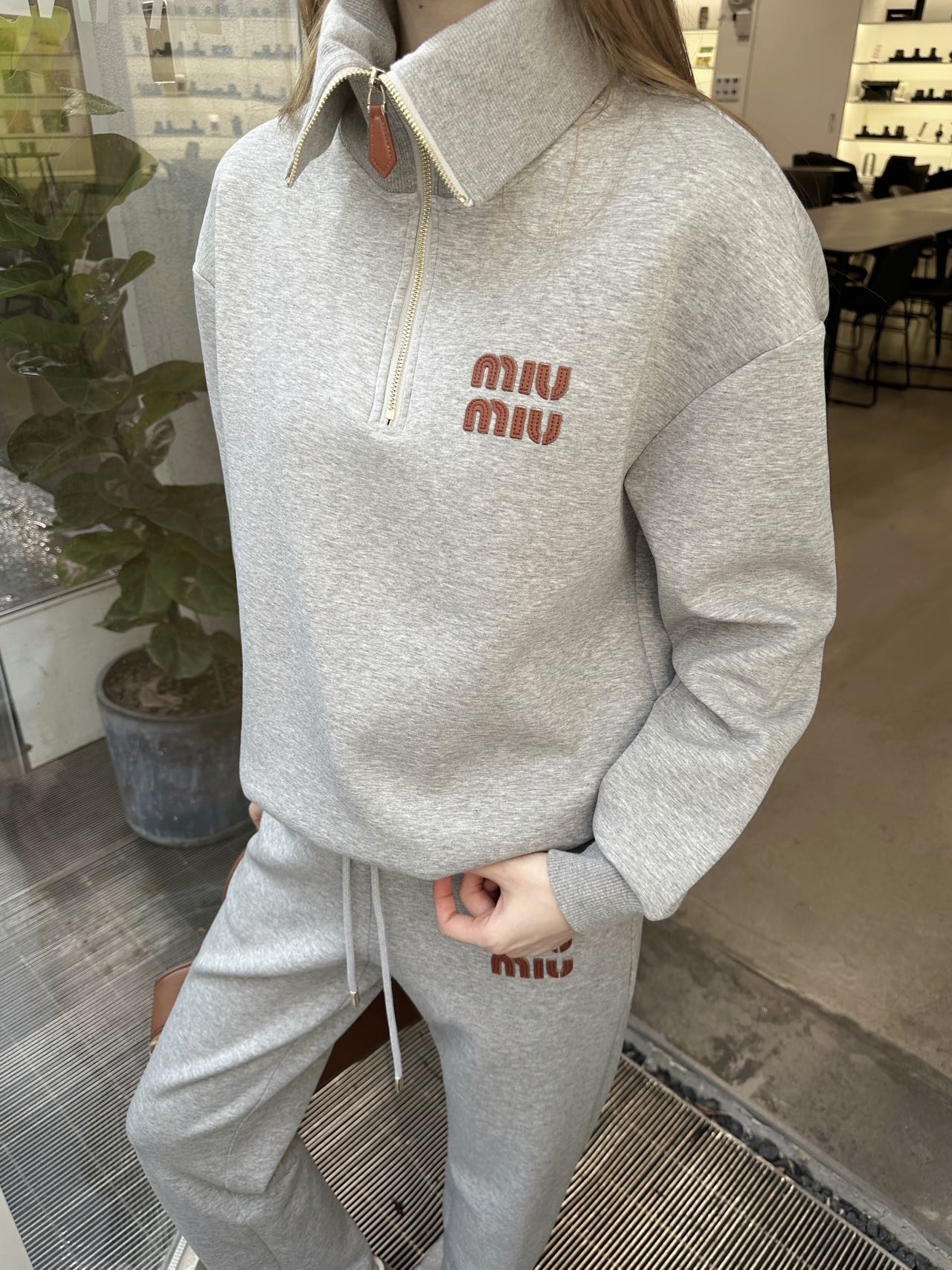 [TOP] Miu Miu Lapel Letter Sweatshirt + Pants Set - 2 Color + Pants Set - 2 Color