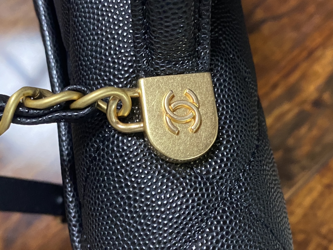 [TOP] CHANEL Backpack Calfskin 19.5x22x7cm - Black&GHW