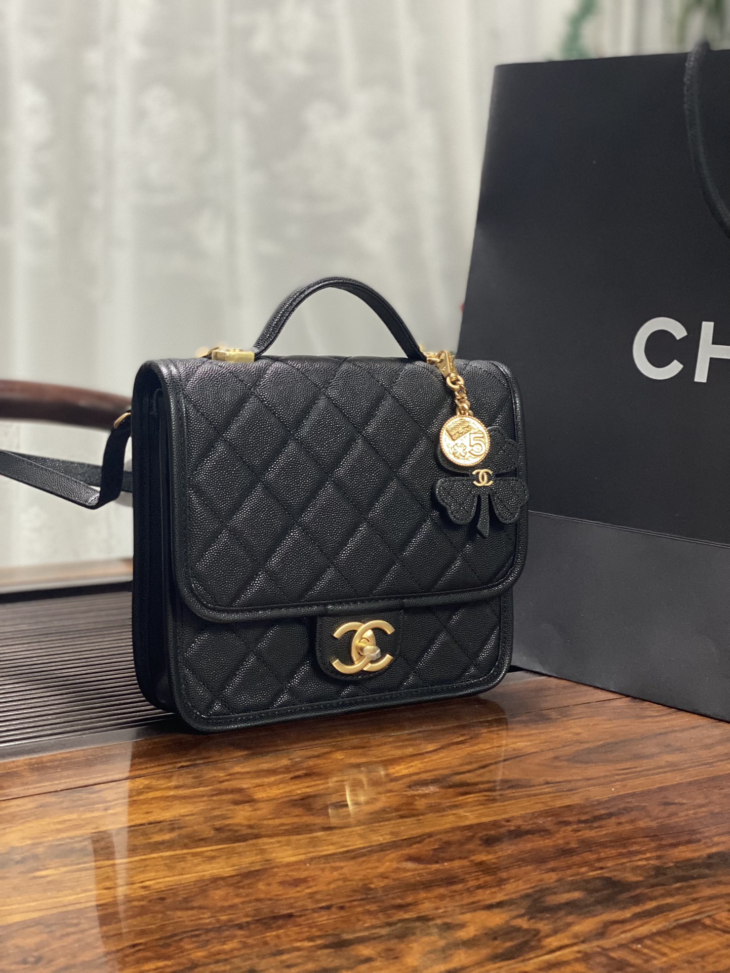 [TOP] CHANEL Backpack Calfskin 19.5x22x7cm - Black&GHW