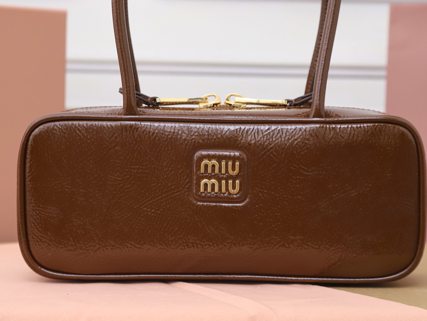 [TOP] Miu Miu Bag Wax Leather with Ice Crack Texture 28X12X9cm - Brown