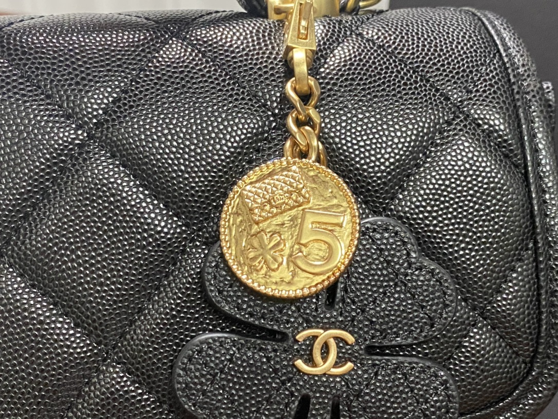 [TOP] CHANEL Backpack Calfskin 16.5x25x8.5cm - Black&GHW