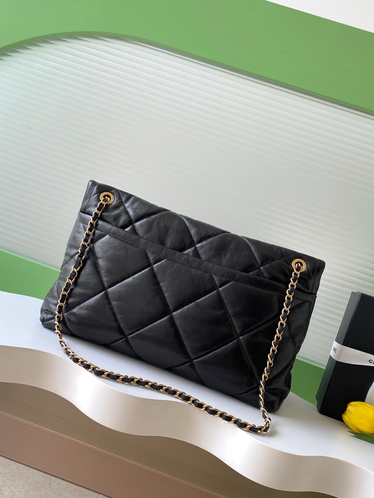 [TOP] CHANEL Flap Shopping Bag 45×27×10 cm - Black