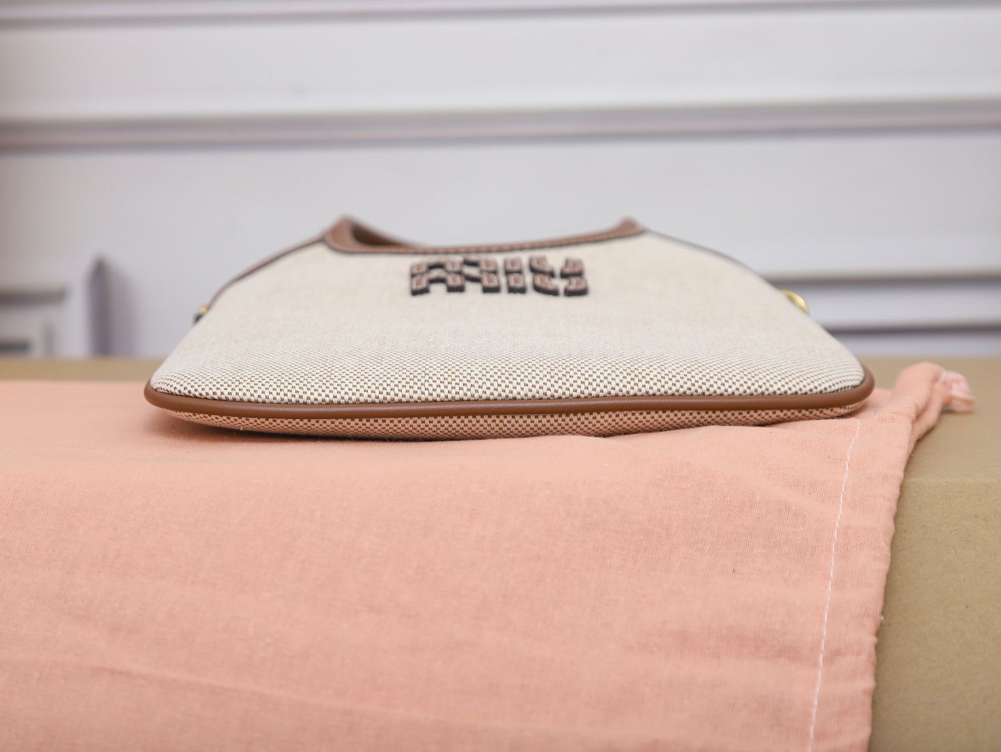 [TOP] Miu Miu Tote Bags 20x24cm/35x40cm - Beige